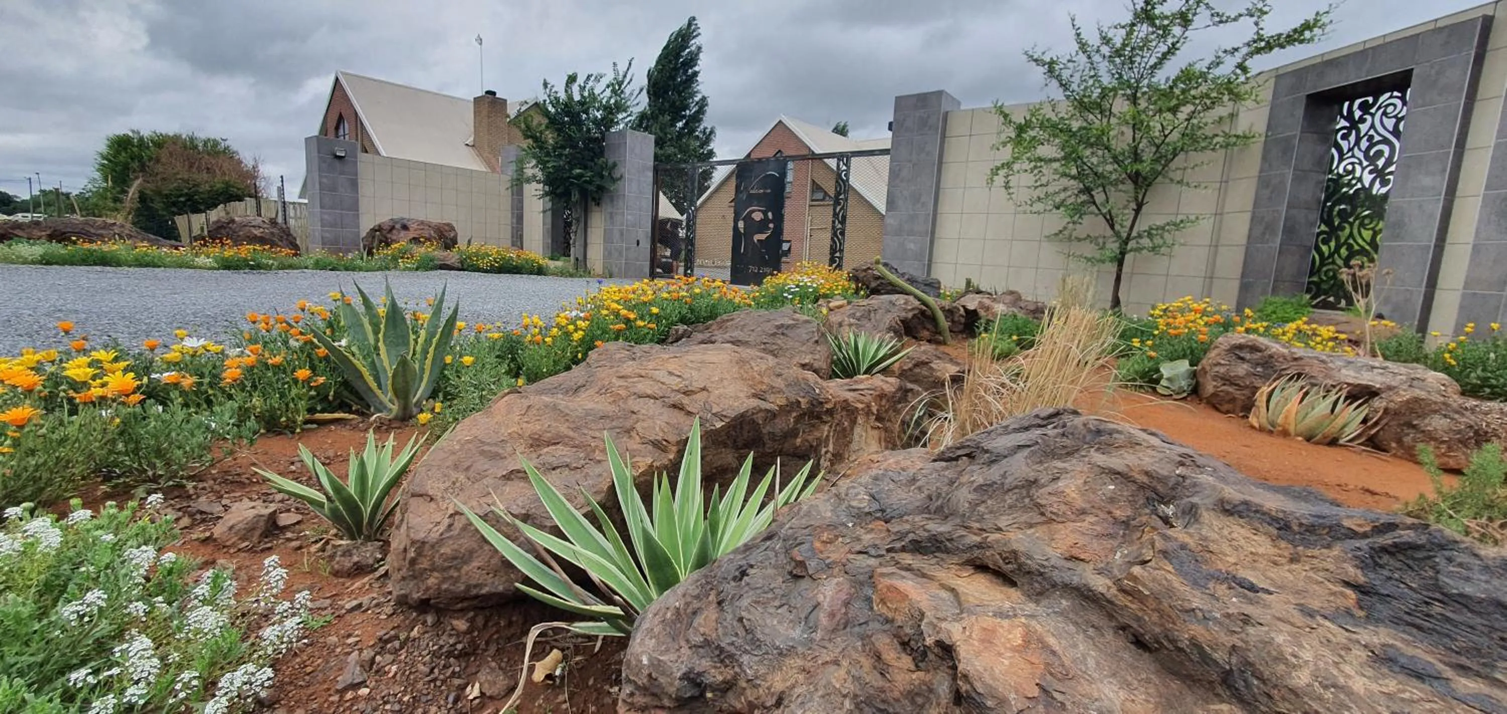 Facade/entrance in Eldorado Lodge CC