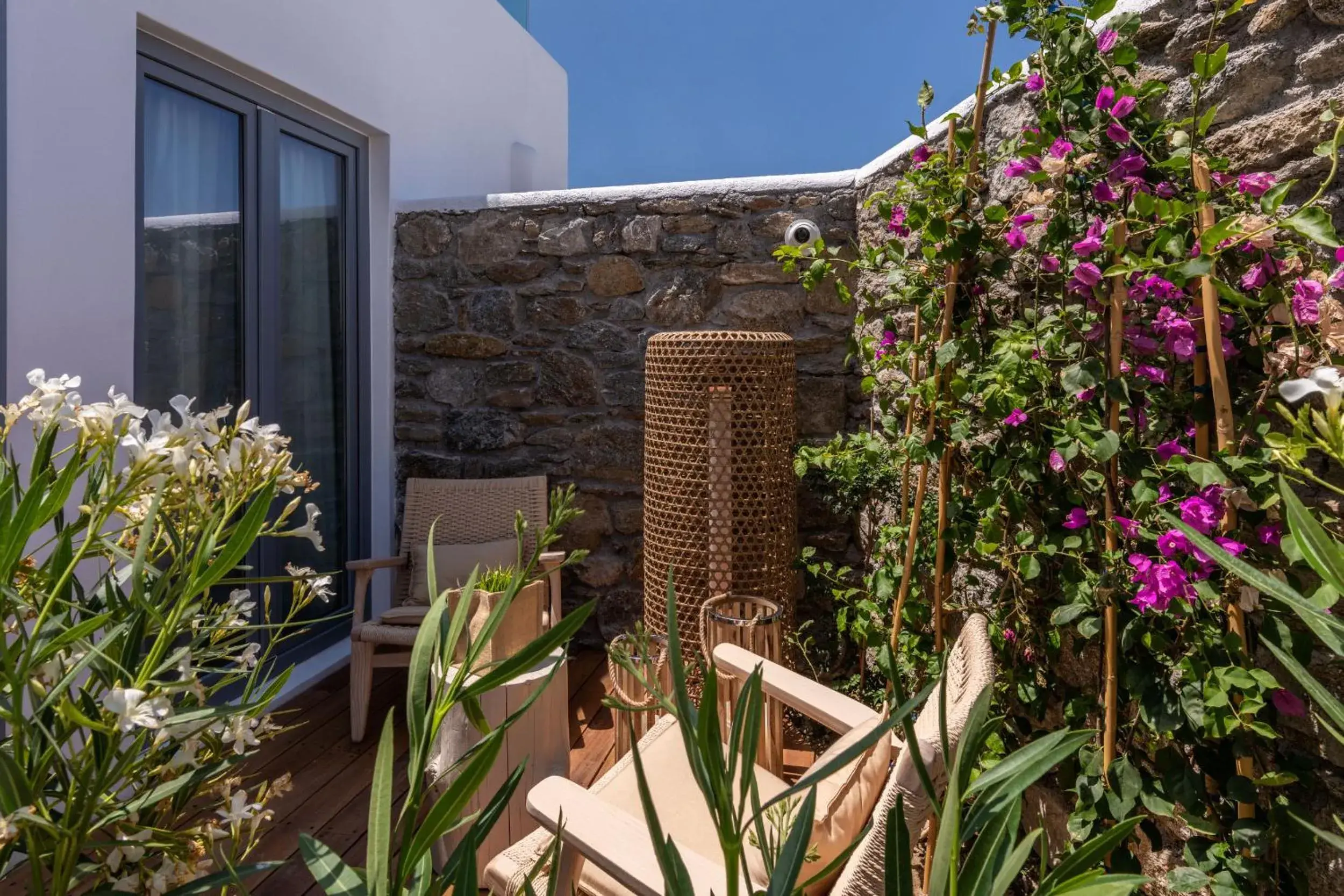 Standard Suite in Oniro Suites Standard Suite in Oniro Suites