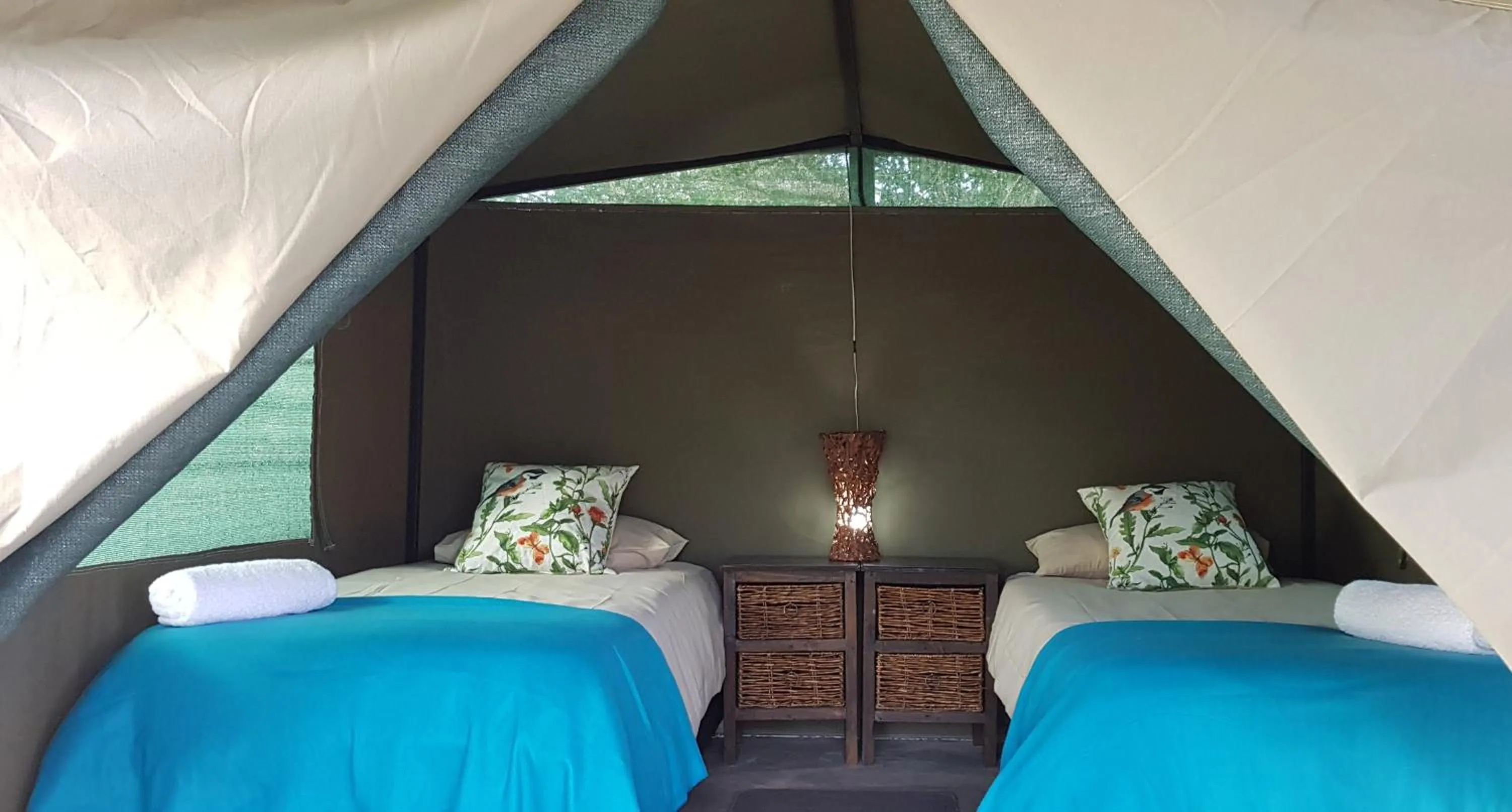 Bed in Kingfisher Bush Lodge