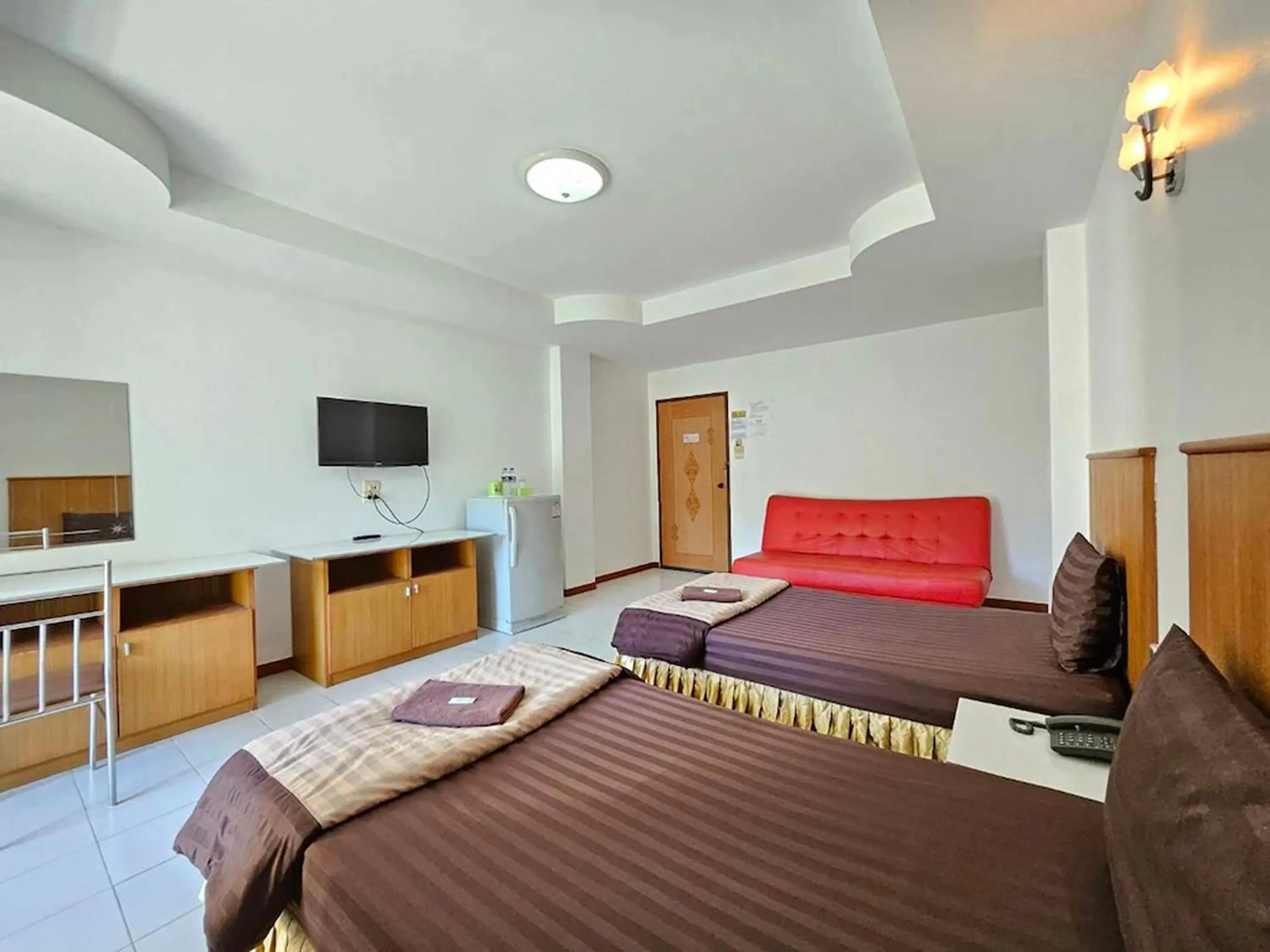 Bedroom, Bed in BT Grand Condotel