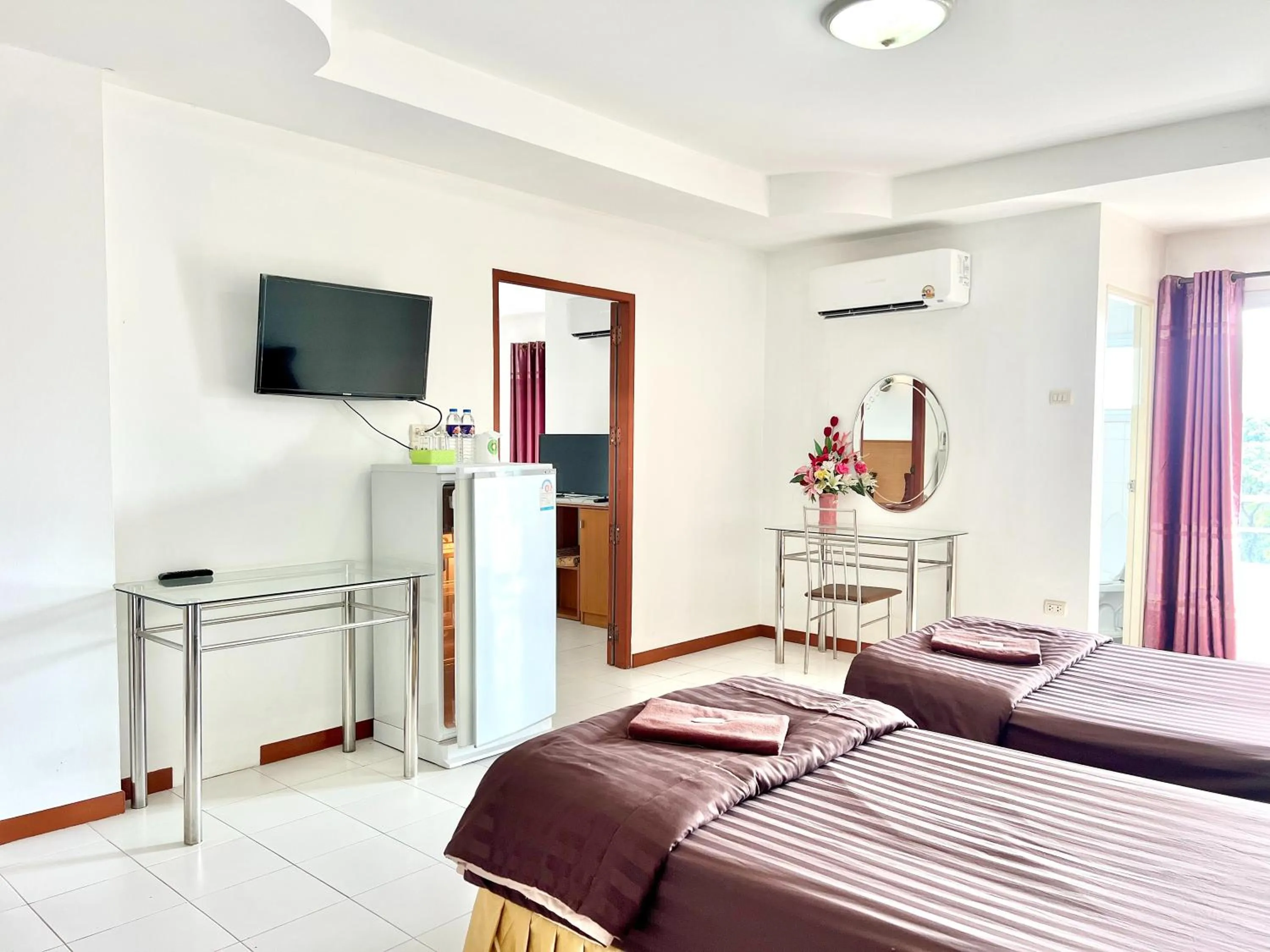 Photo of the whole room, Bed in BT Grand Condotel