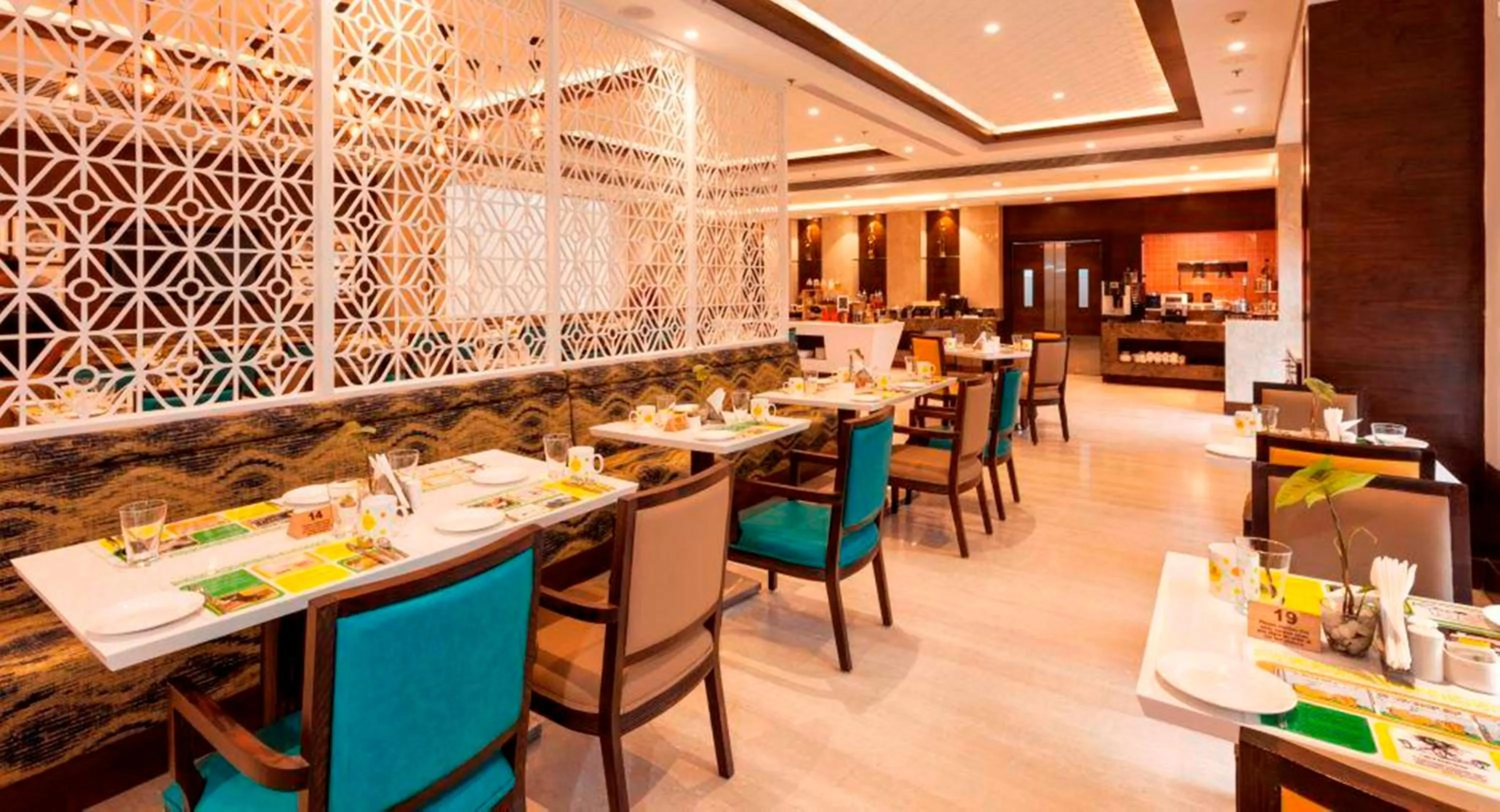 Restaurant/places to eat in Lemon Tree Hotel Lucknow