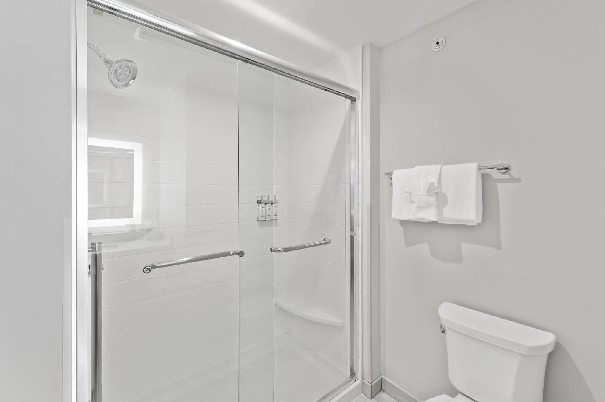 Photo of the whole room in Holiday Inn Express & Suites White Hall by IHG