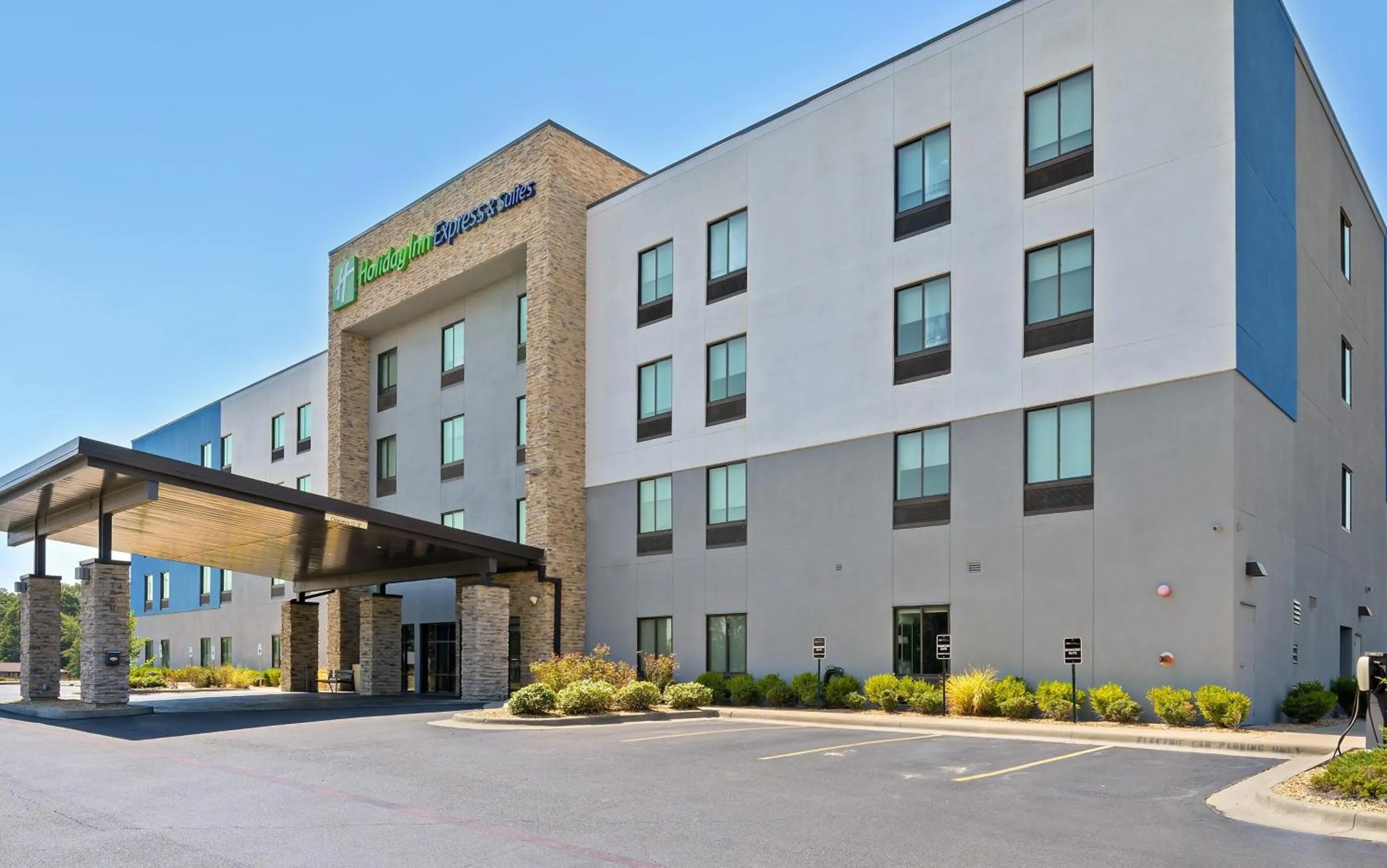 Property building in Holiday Inn Express & Suites White Hall by IHG