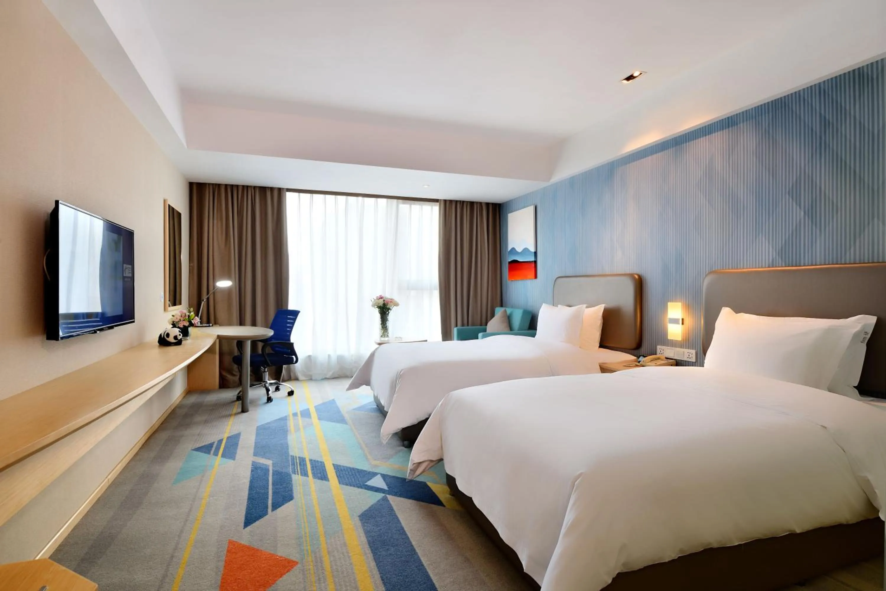 Bathroom, Bed in Holiday Inn Express Chengdu Tianhe by IHG