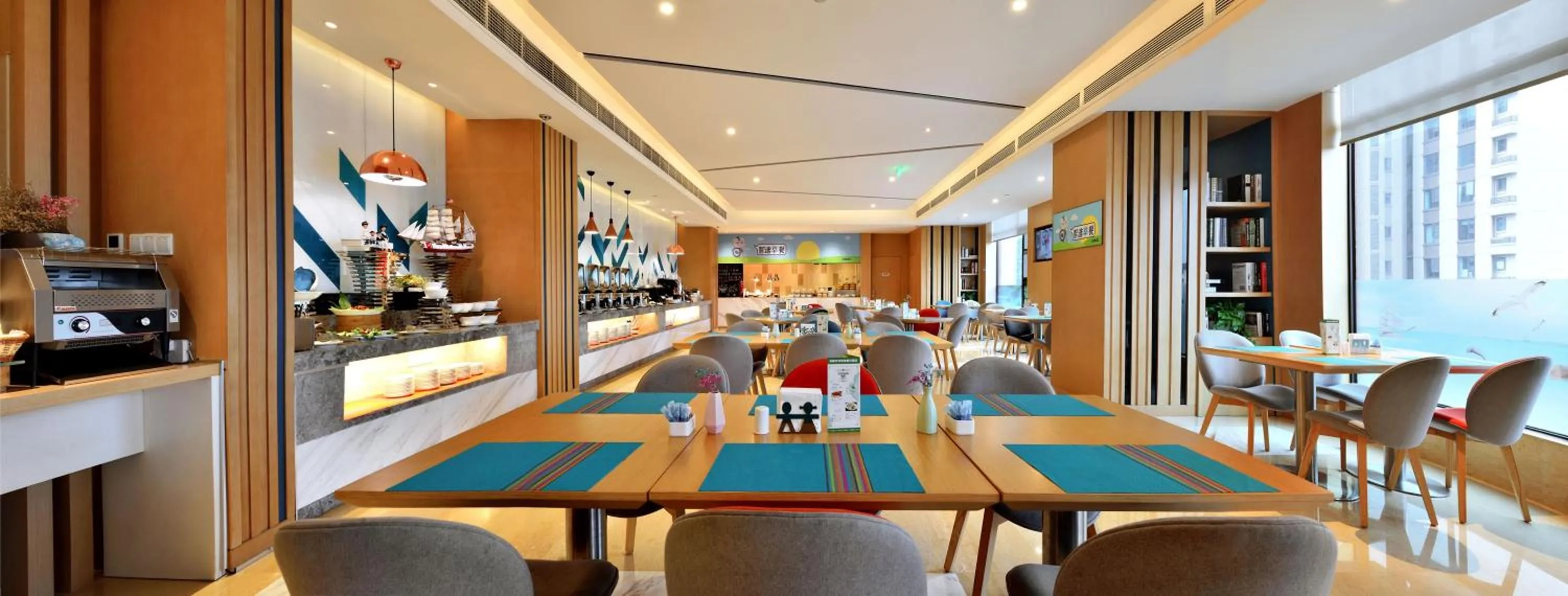 Breakfast in Holiday Inn Express Chengdu Tianhe by IHG