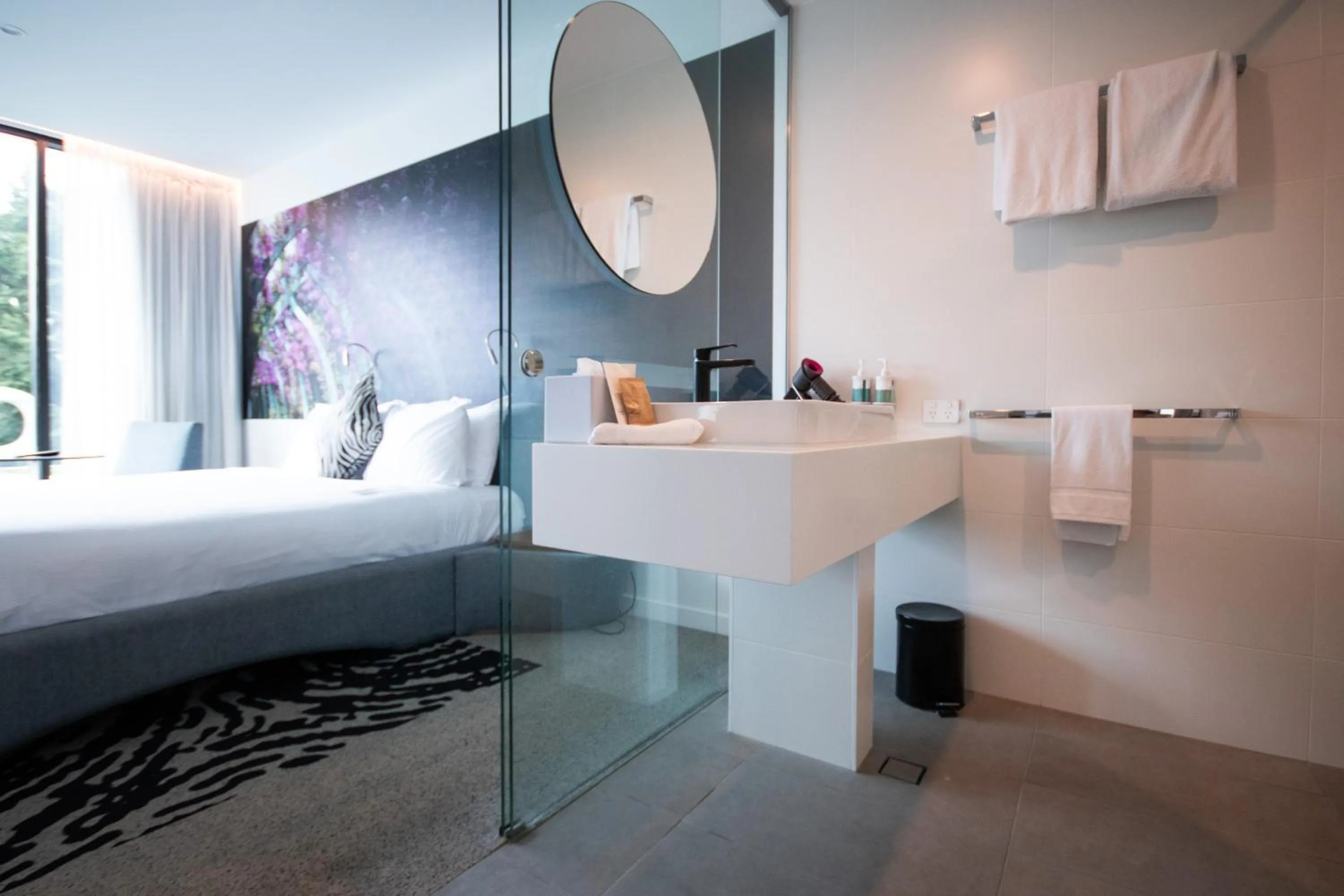 Bathroom, Bed in Novotel Brisbane South Bank