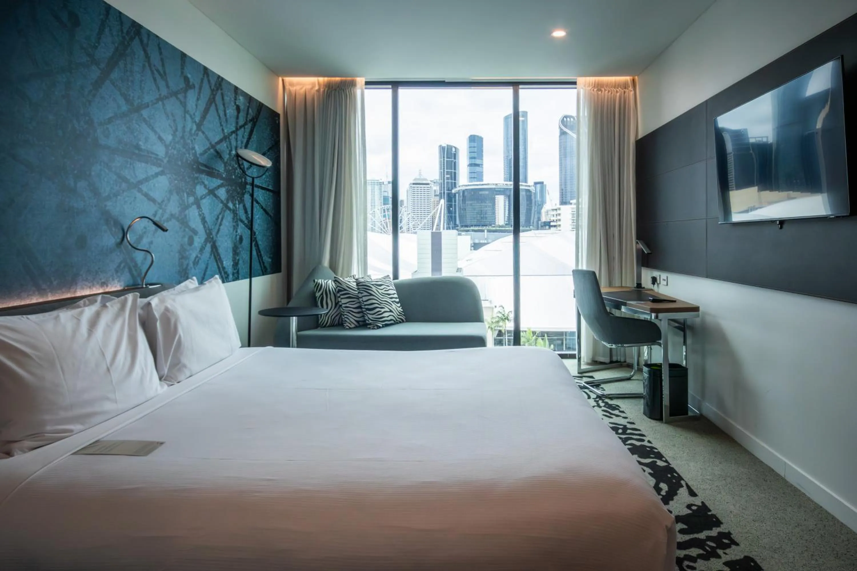 Bed in Novotel Brisbane South Bank