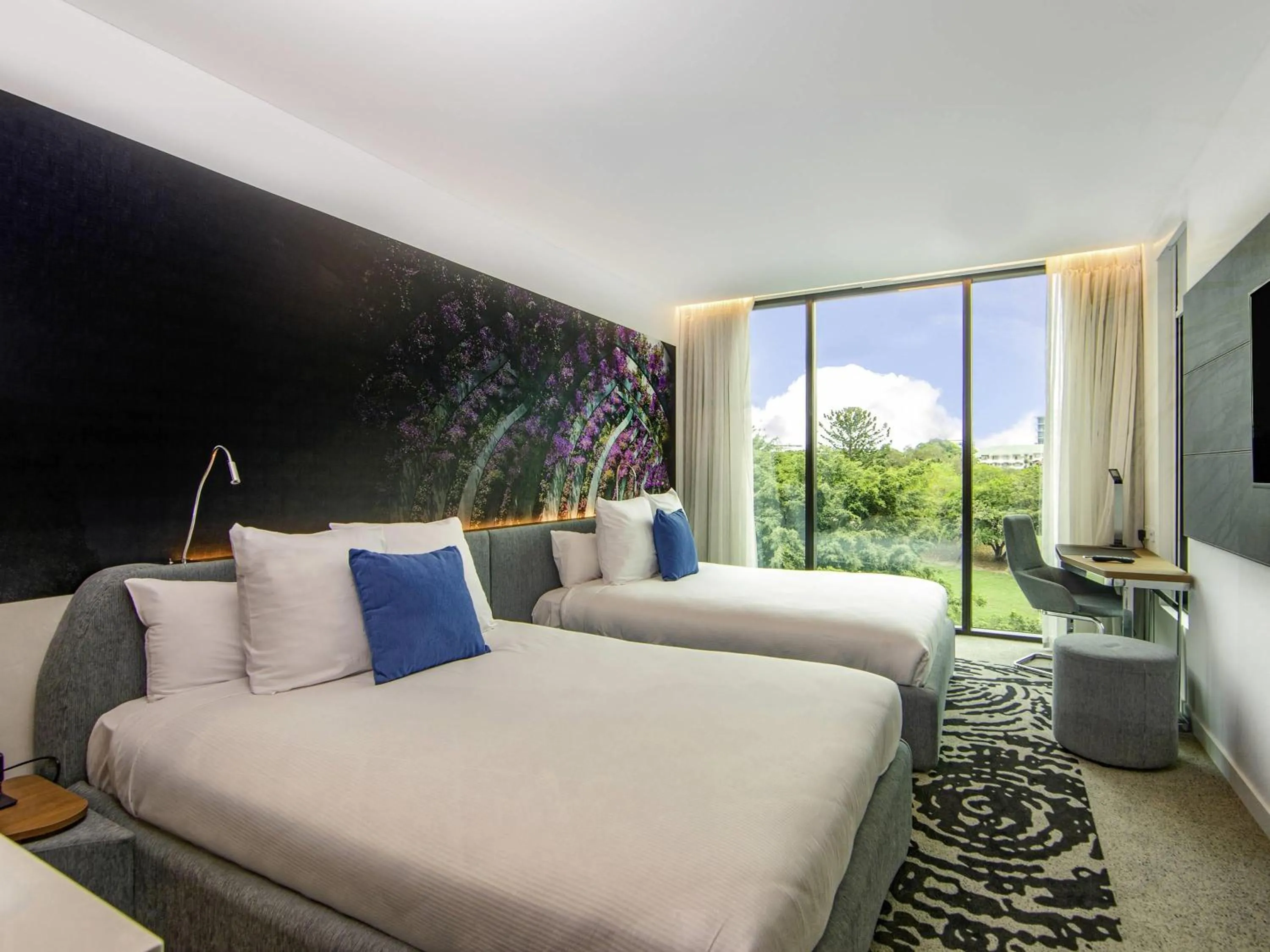 Bedroom, Bed in Novotel Brisbane South Bank