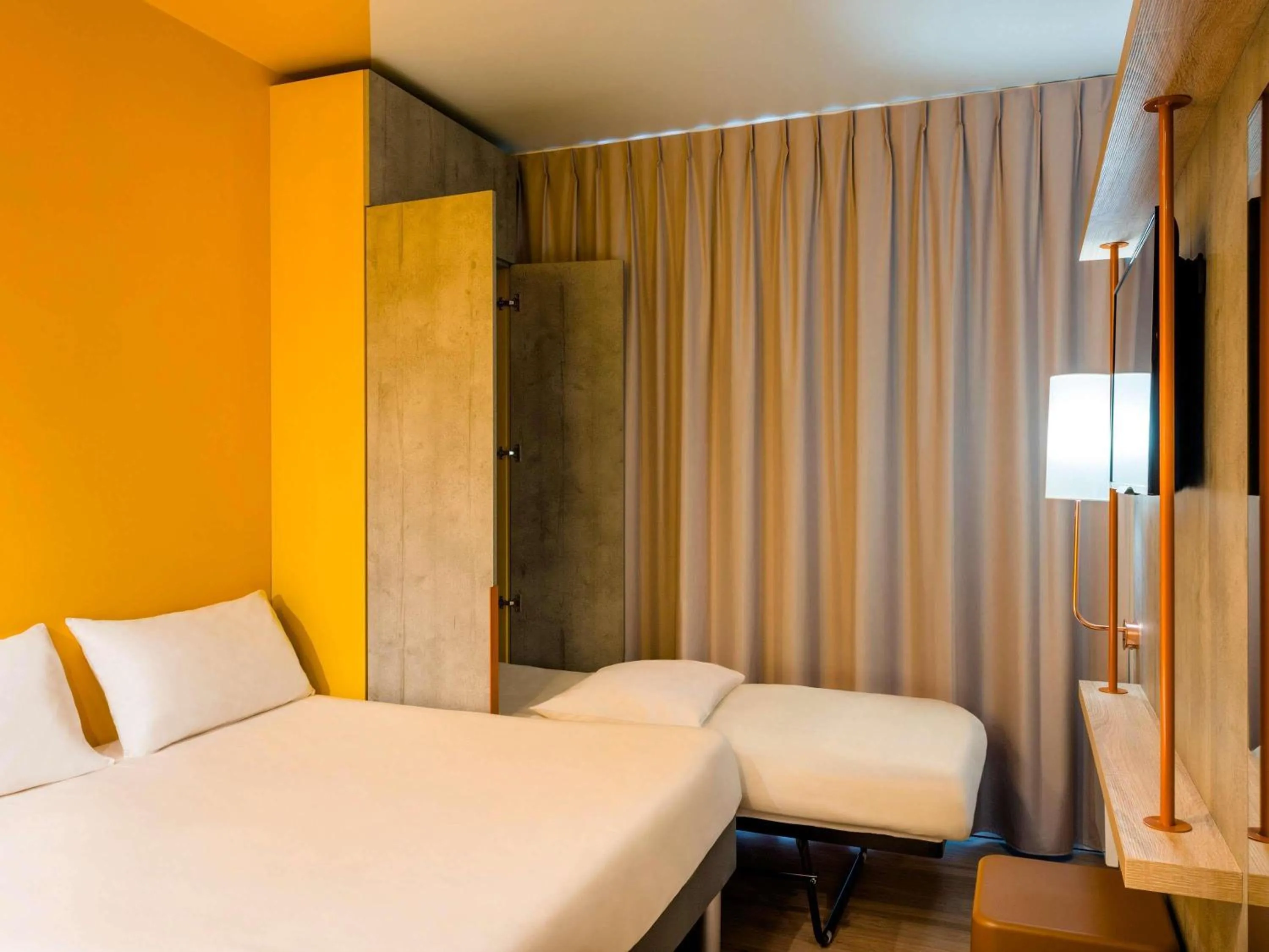 Bedroom, Bed in ibis budget Patos de Minas
