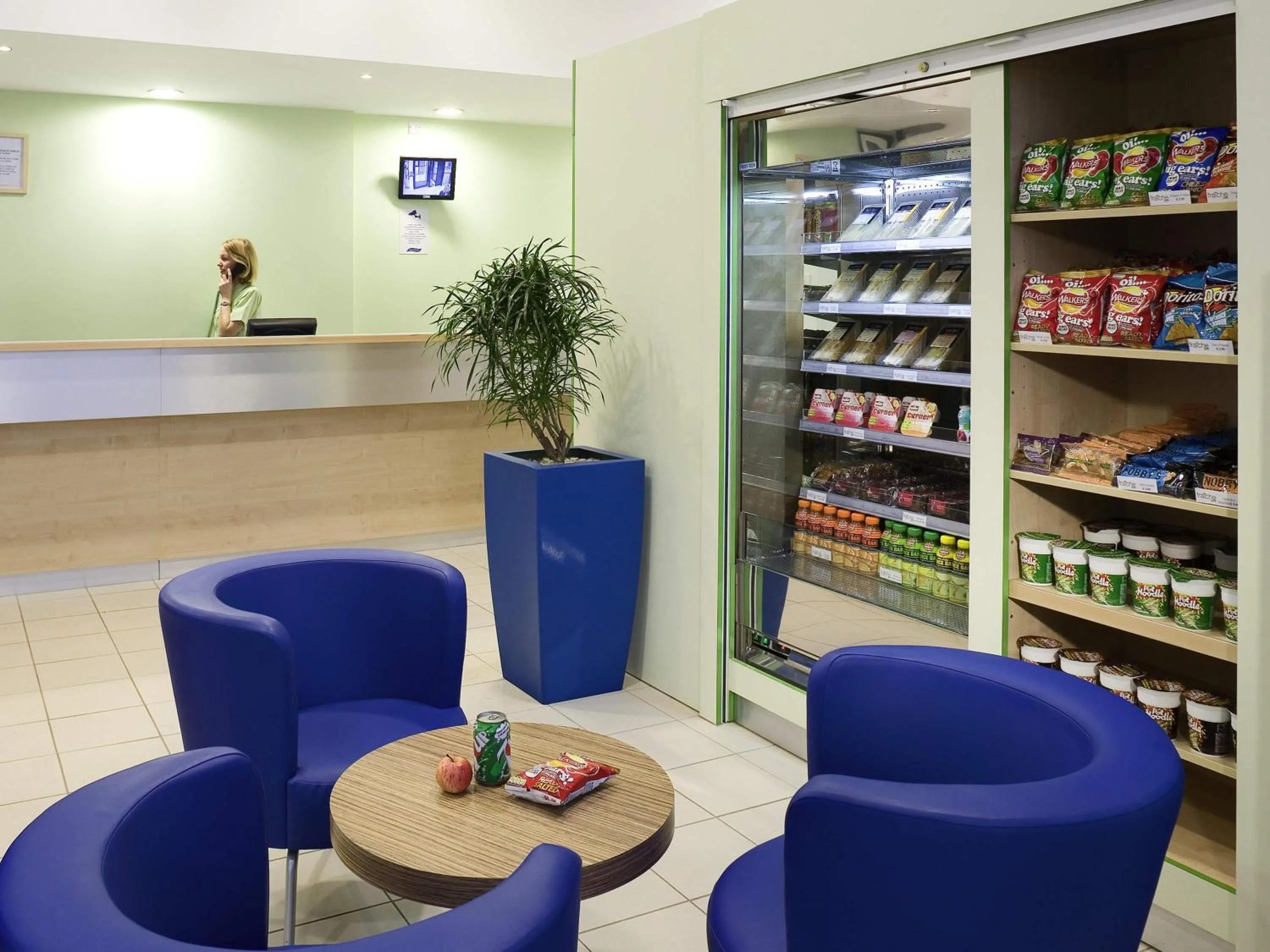 Lounge or bar in ibis budget Patos de Minas