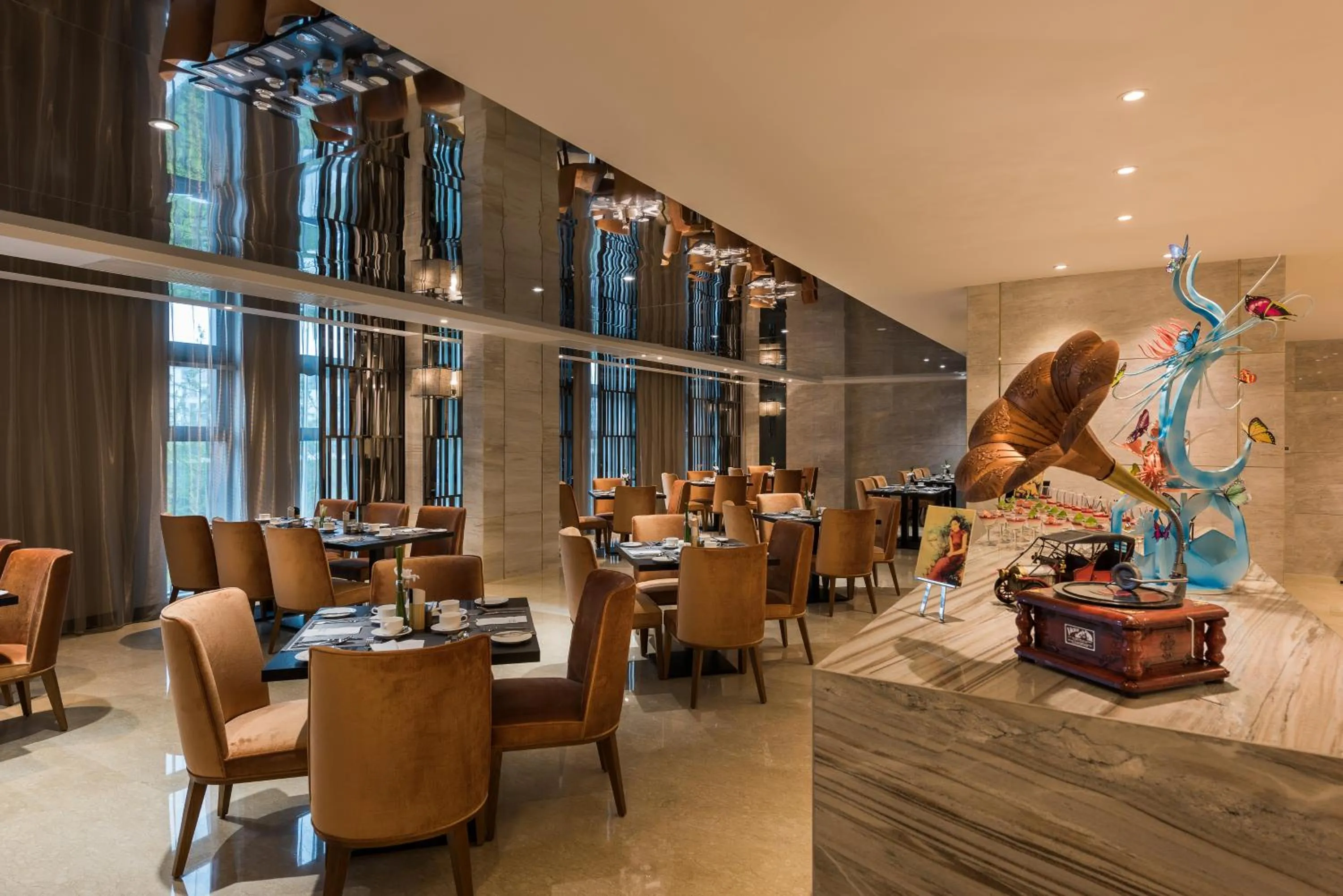 Restaurant/places to eat in Novotel Shanghai Hongqiao