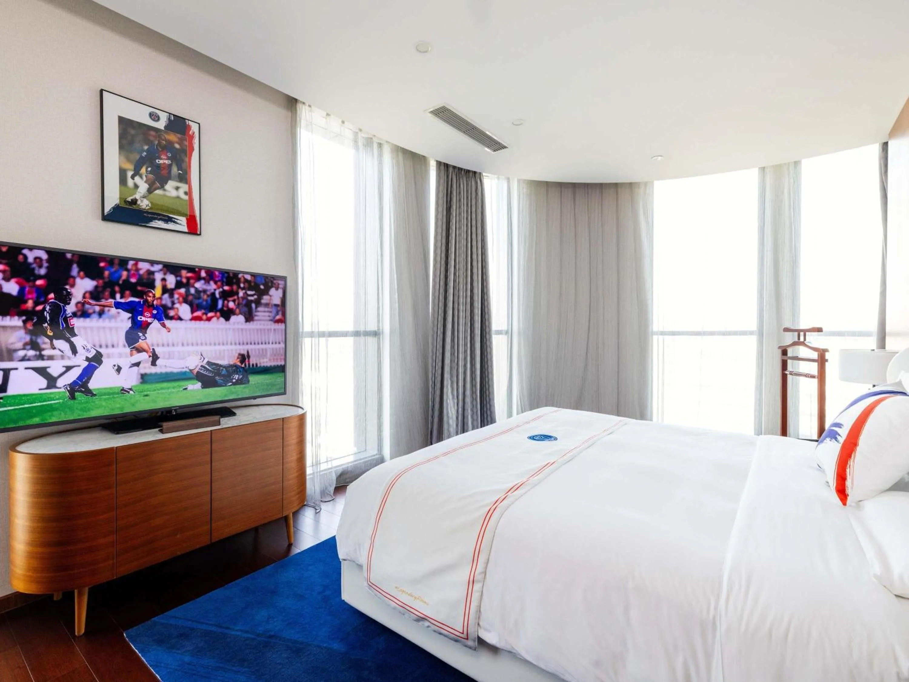 Bedroom, Bed in Novotel Shanghai Hongqiao