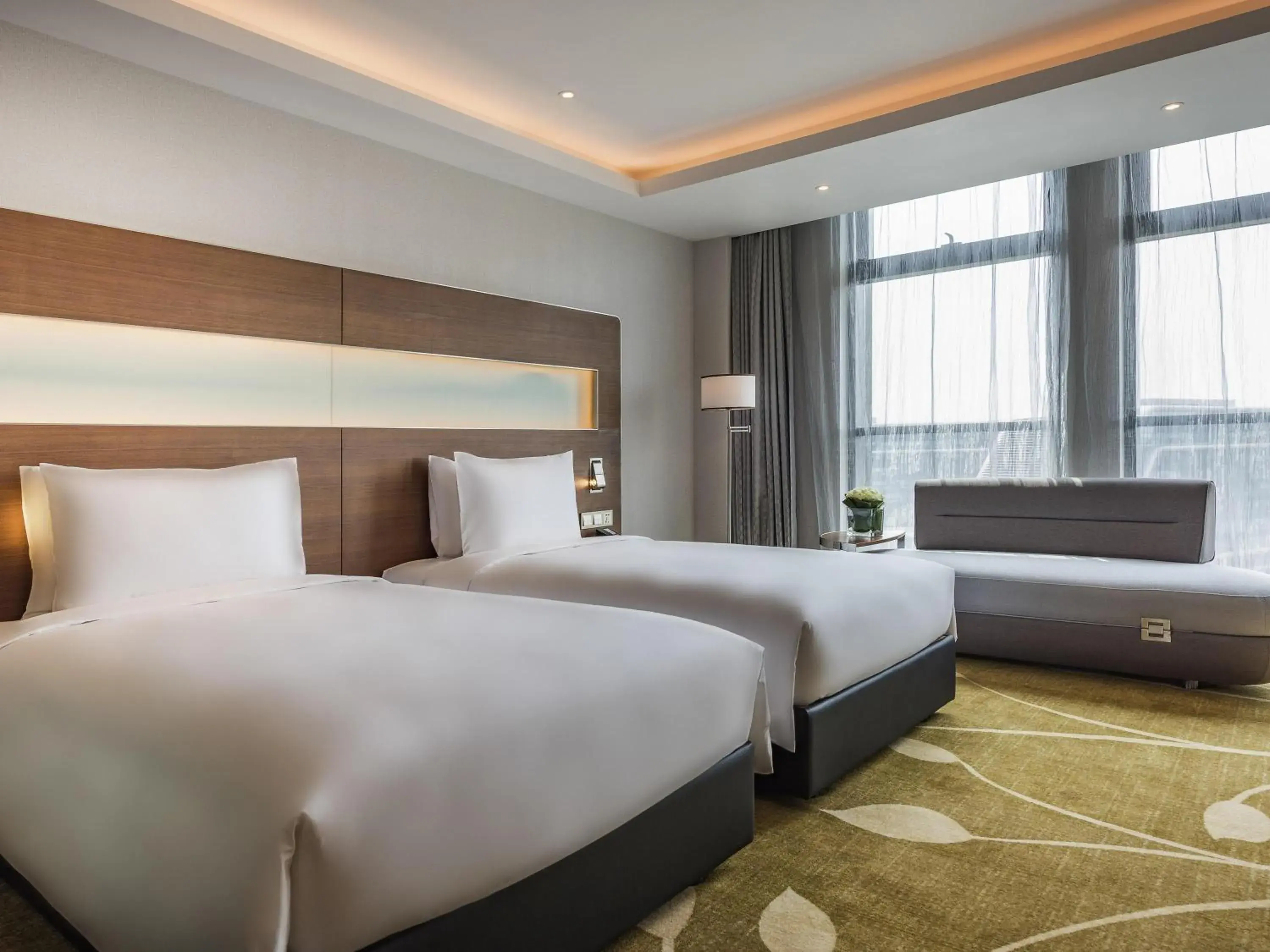 Deluxe Twin Room in Novotel Shanghai Hongqiao Deluxe Twin Room in Novotel Shanghai Hongqiao