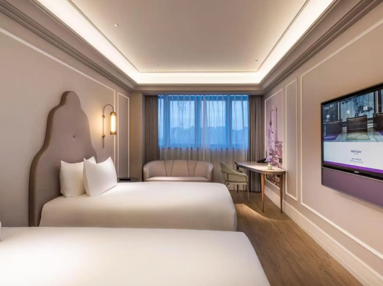 Bed in Mercure Shanghai Hongqiao SOHO