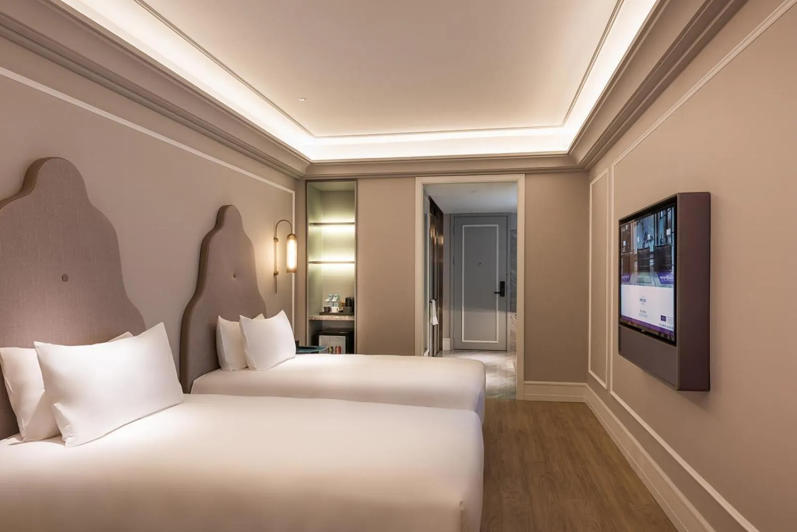 Bed in Mercure Shanghai Hongqiao SOHO