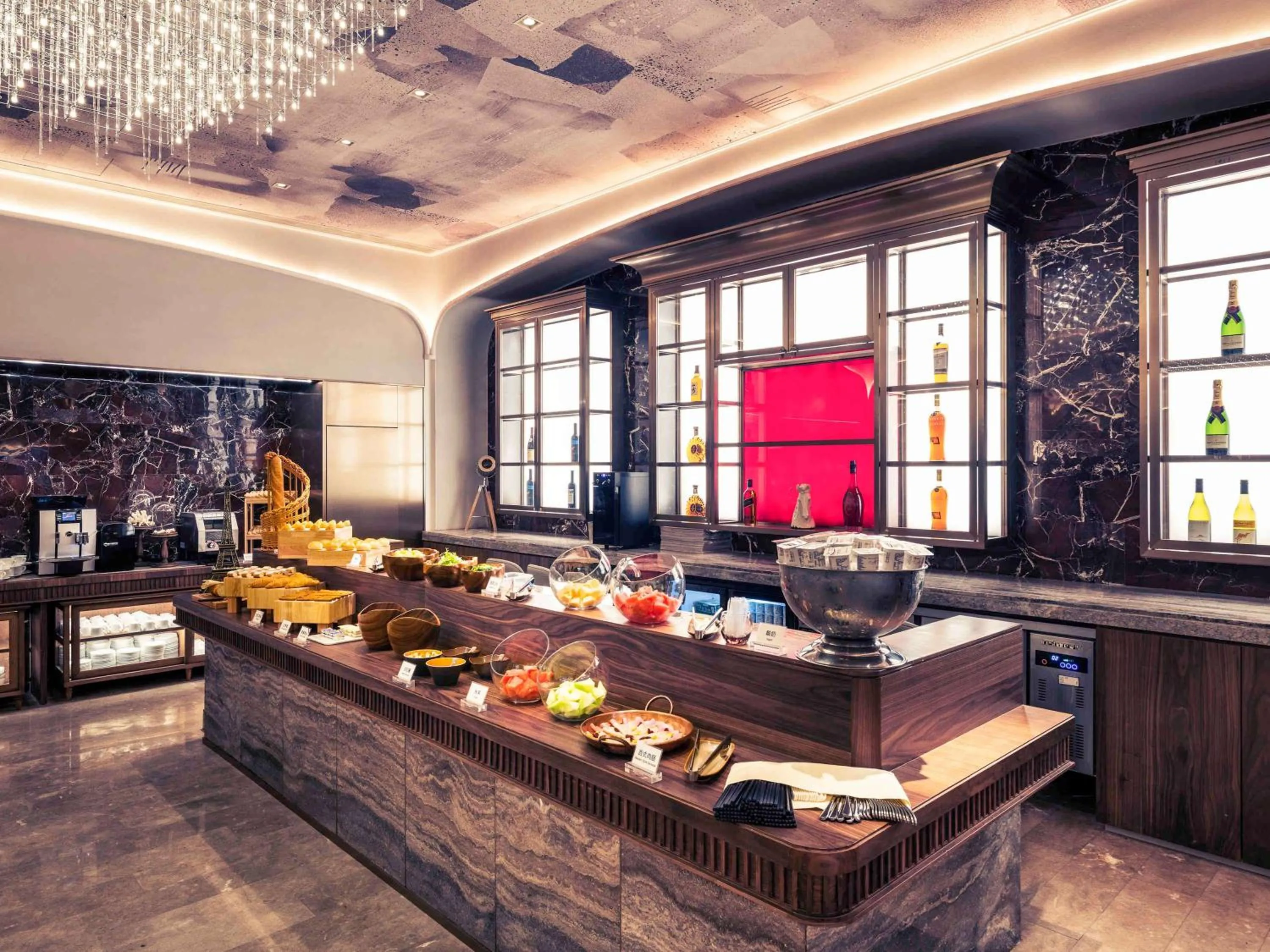 Restaurant/places to eat in Mercure Shanghai Hongqiao SOHO