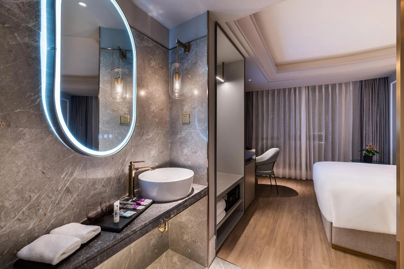 Photo of the whole room, Bed in Mercure Hangzhou West Lake