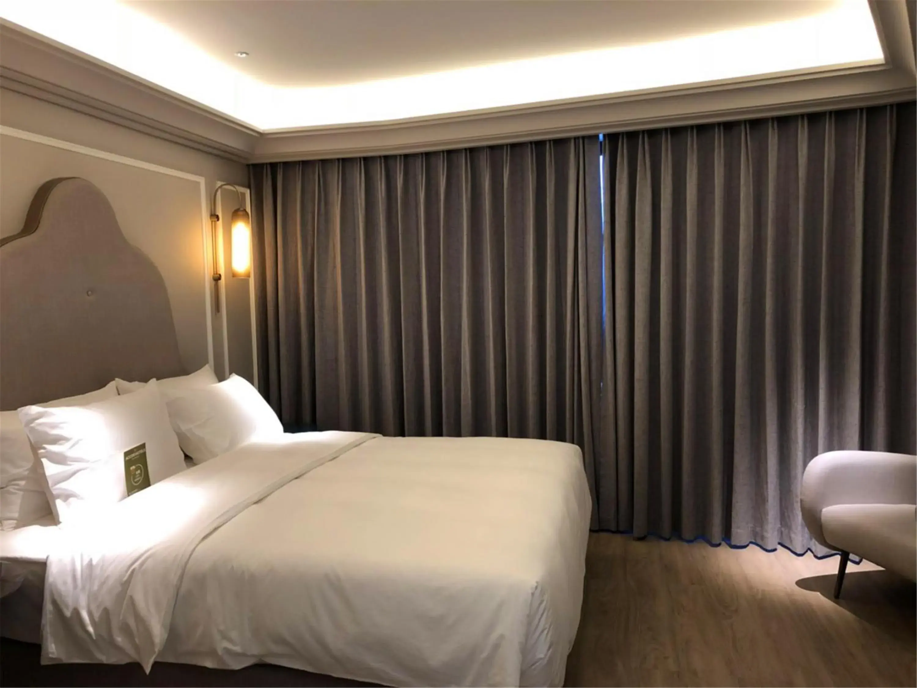 Superior King Room in Mercure Hangzhou West Lake Superior King Room in Mercure Hangzhou West Lake