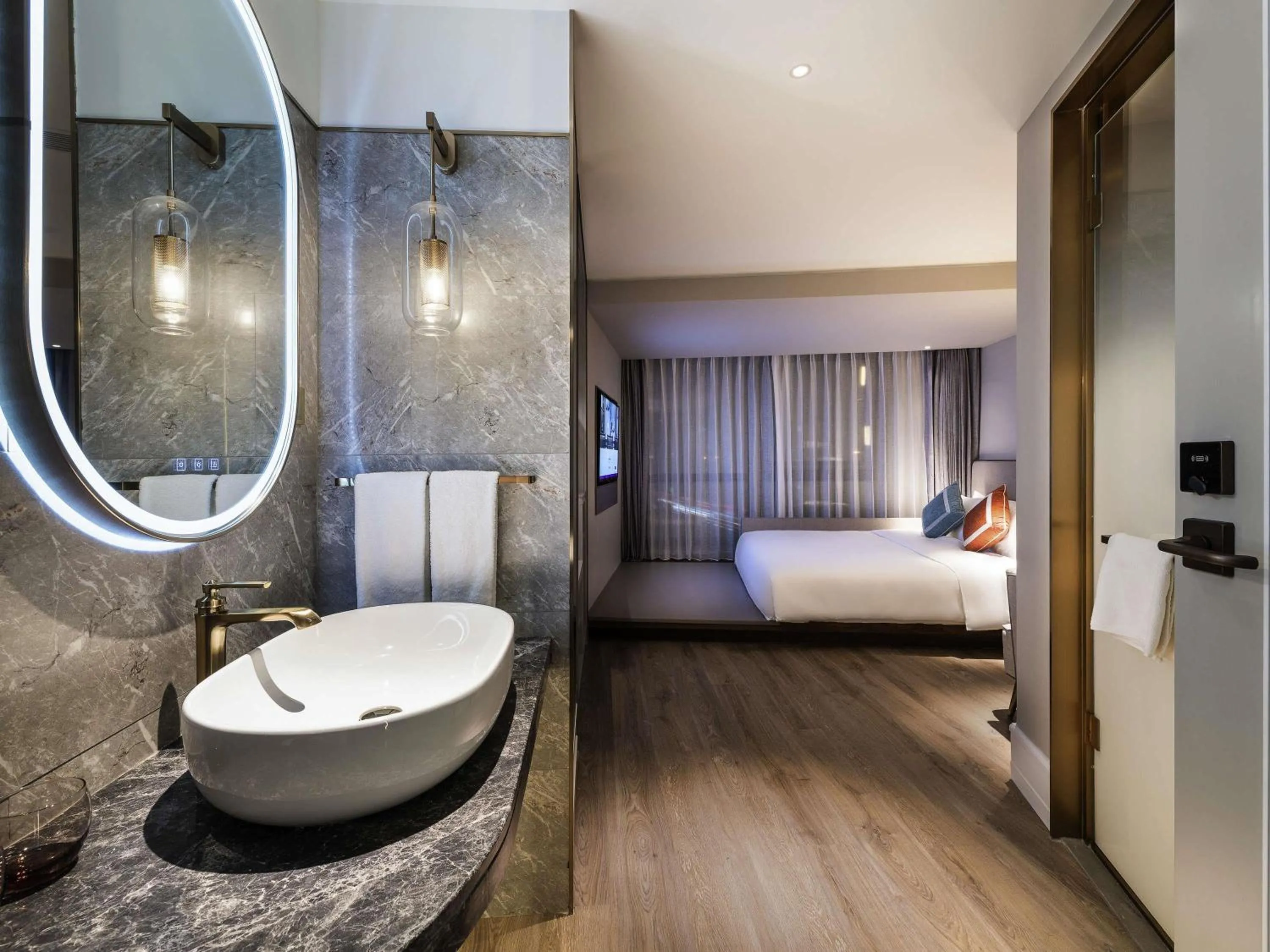 Bedroom, Bed in Mercure Hangzhou West Lake