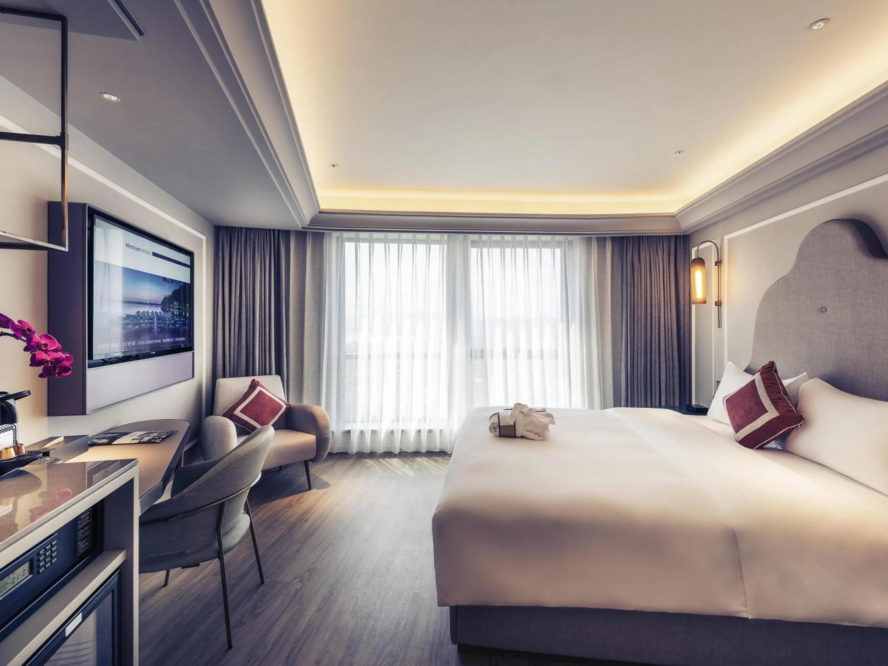 Bedroom, Bed in Mercure Hangzhou West Lake