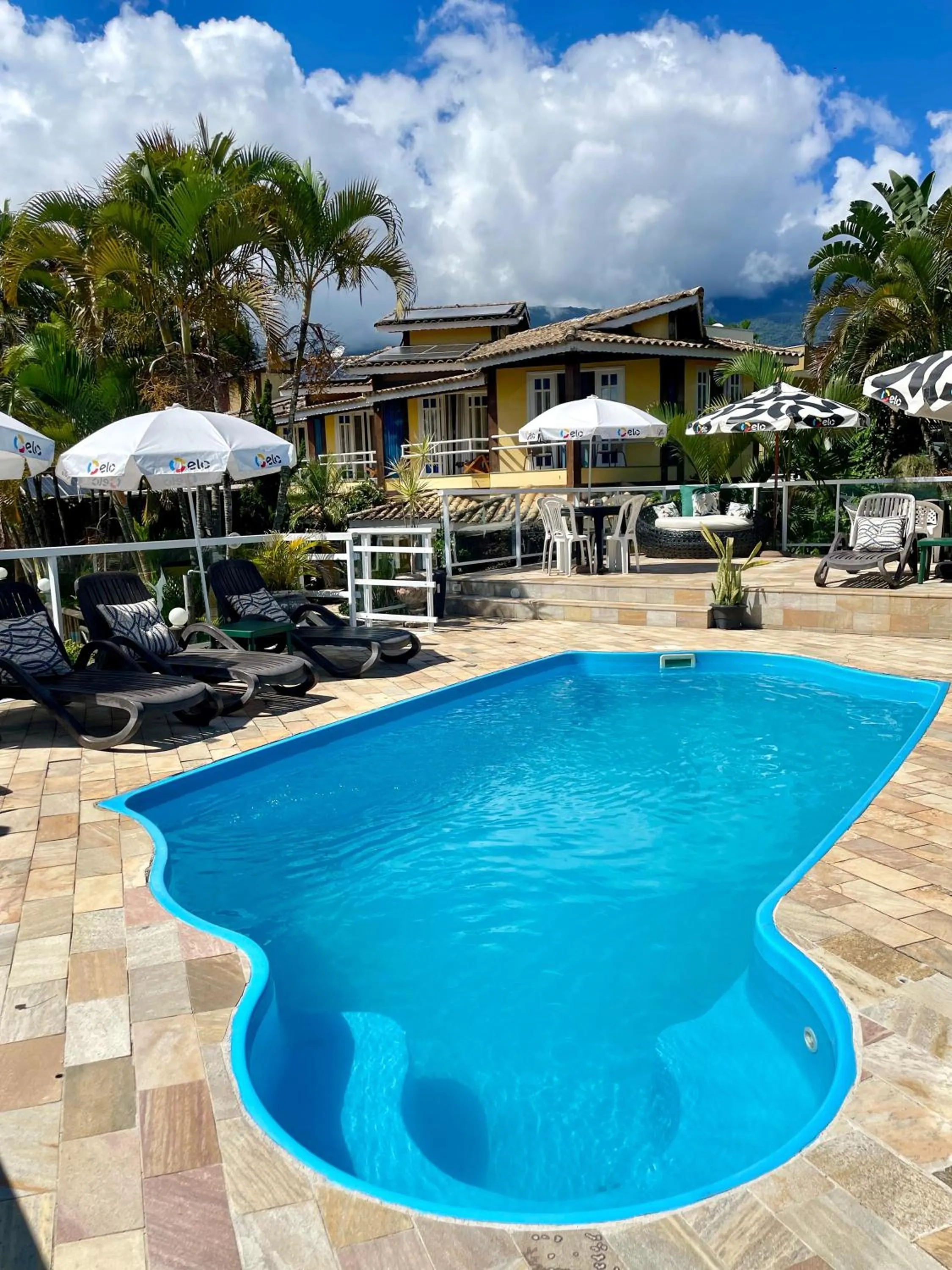 Swimming pool in Pousada Bonns Ventos