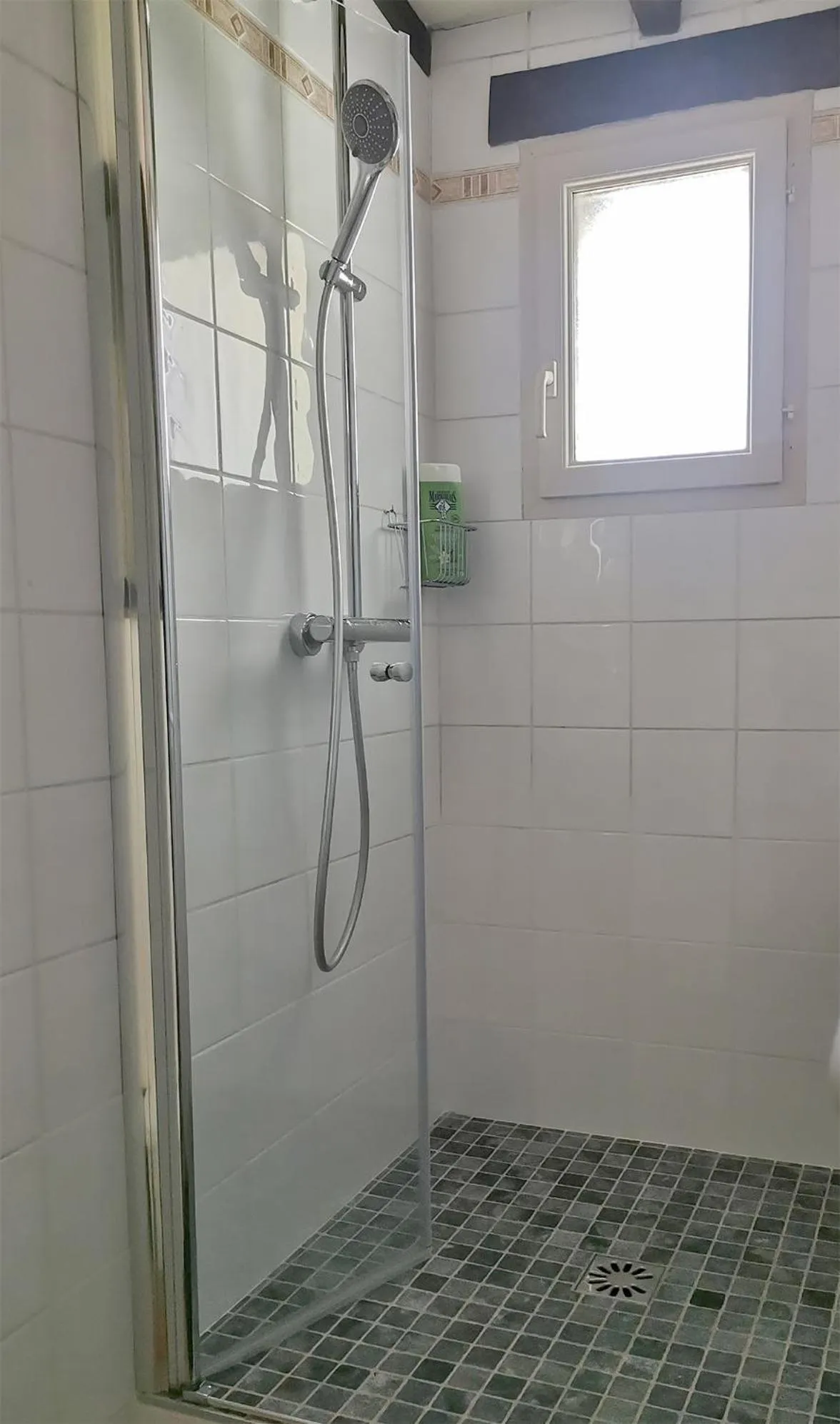 Shower in Les Jardins de Camelot