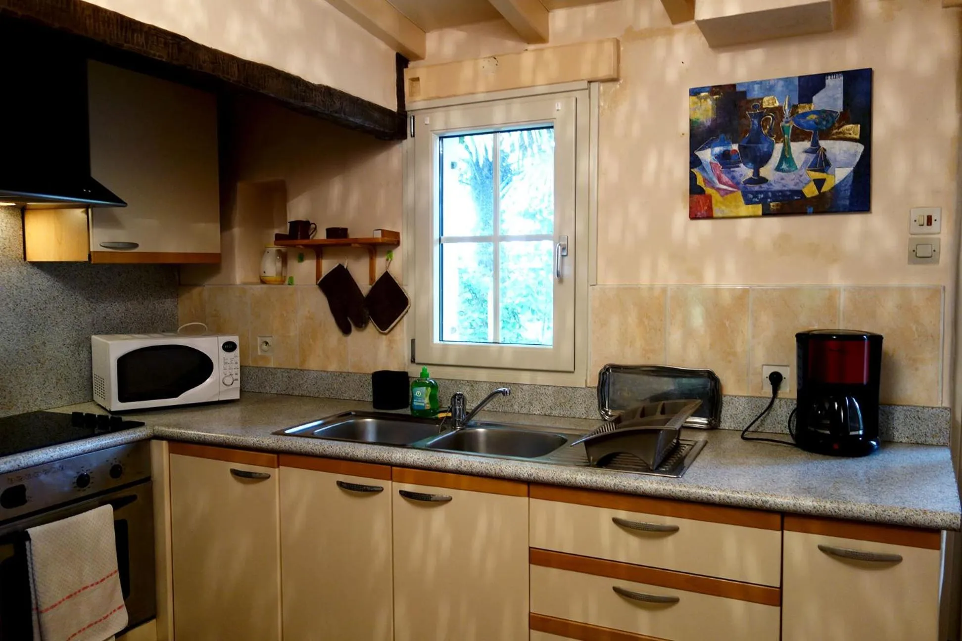 Kitchen or kitchenette in Les Jardins de Camelot