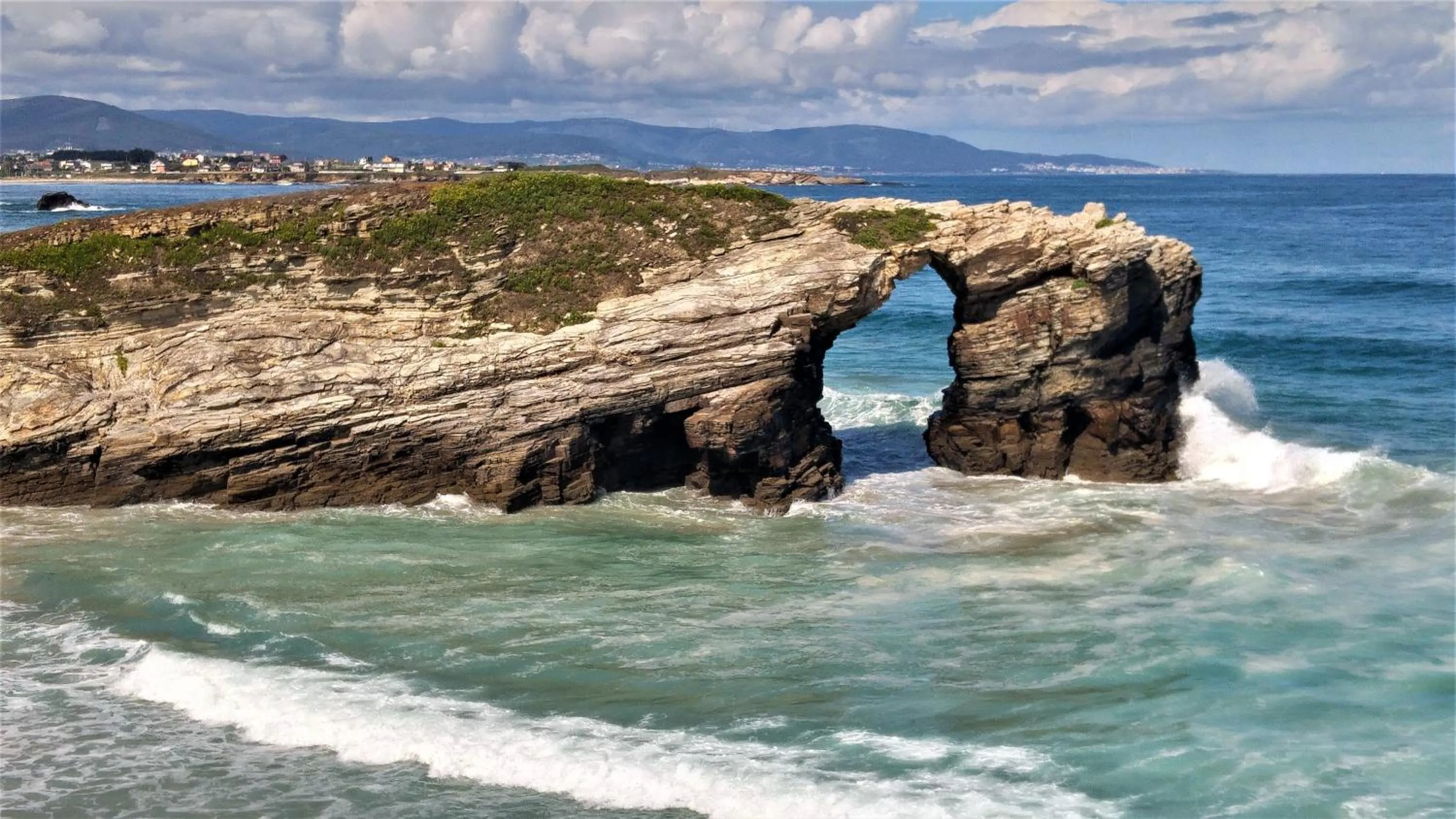 Beach in Alojamientos Playa de las Catedrales 3000