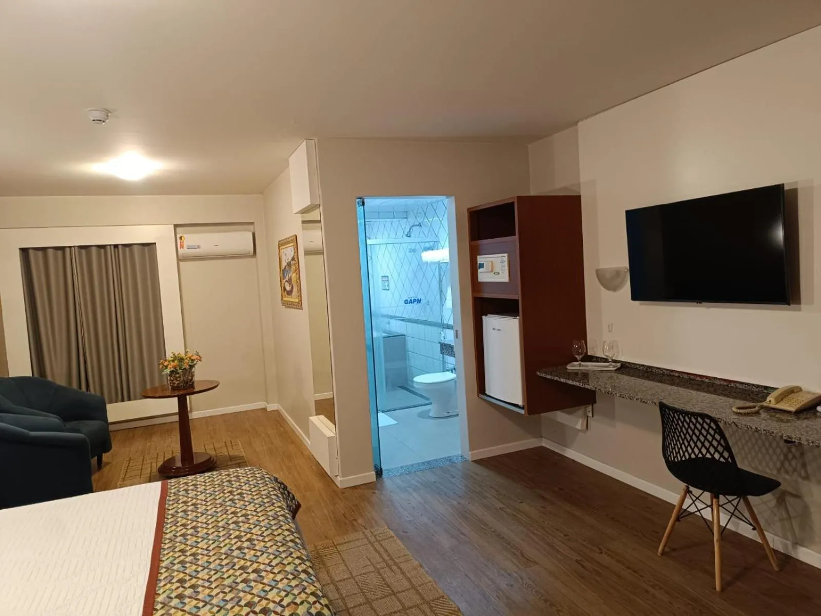 TV and multimedia, Bed in Hotel GAPH Maringa - Economico Mini Resort