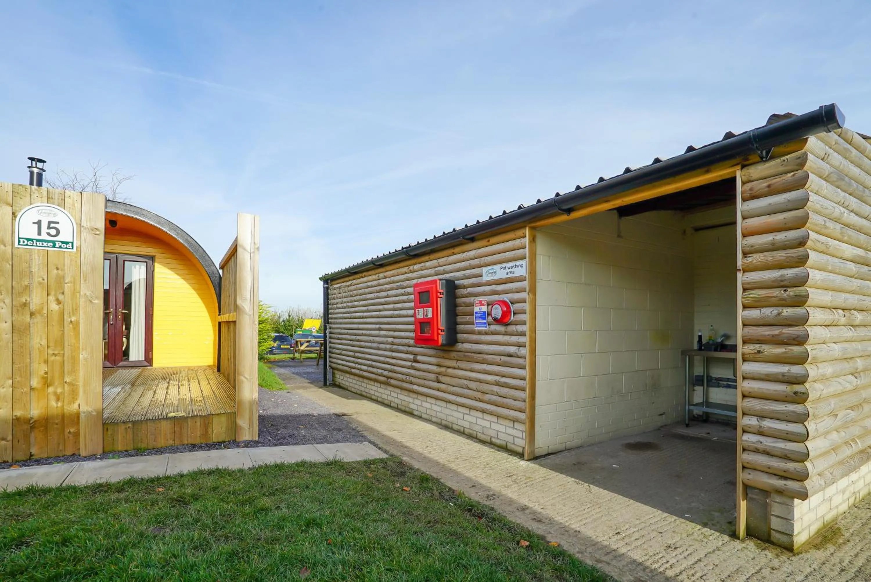 Area and facilities in Deluxe Glamping Pod with Hot Tub