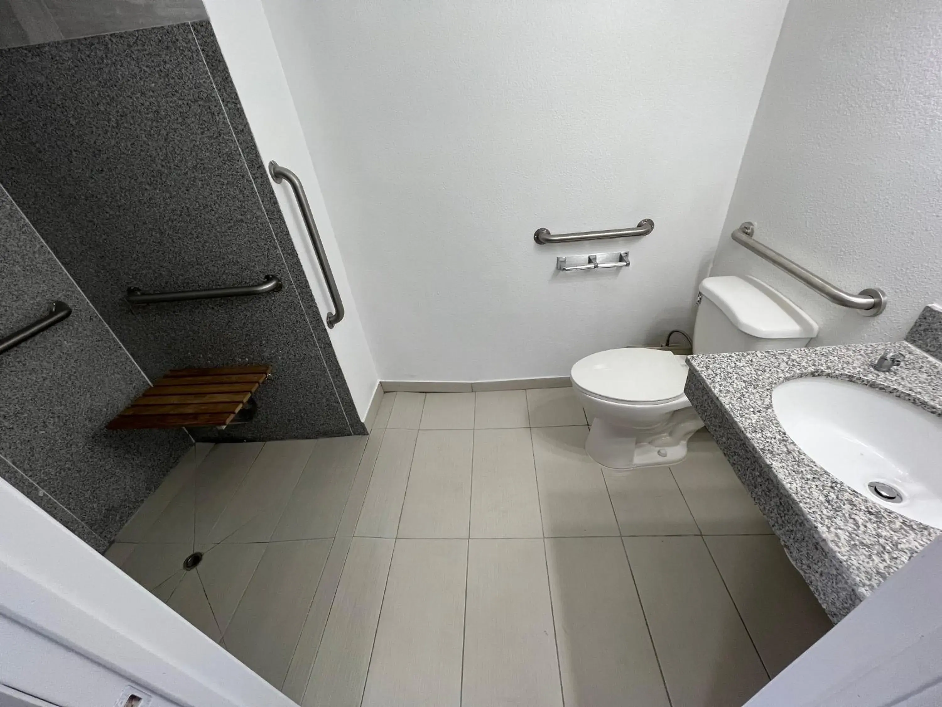 King Room with Roll-In Shower - Mobility/Hearing Accessible - Non-Smoking in Days Inn by Wyndham Van Horn TX King Room with Roll-In Shower - Mobility/Hearing Accessible - Non-Smoking in Days Inn by Wyndham Van Horn TX