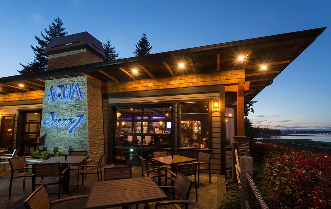 Food and drinks in Kingfisher Pacific Resort & Spa