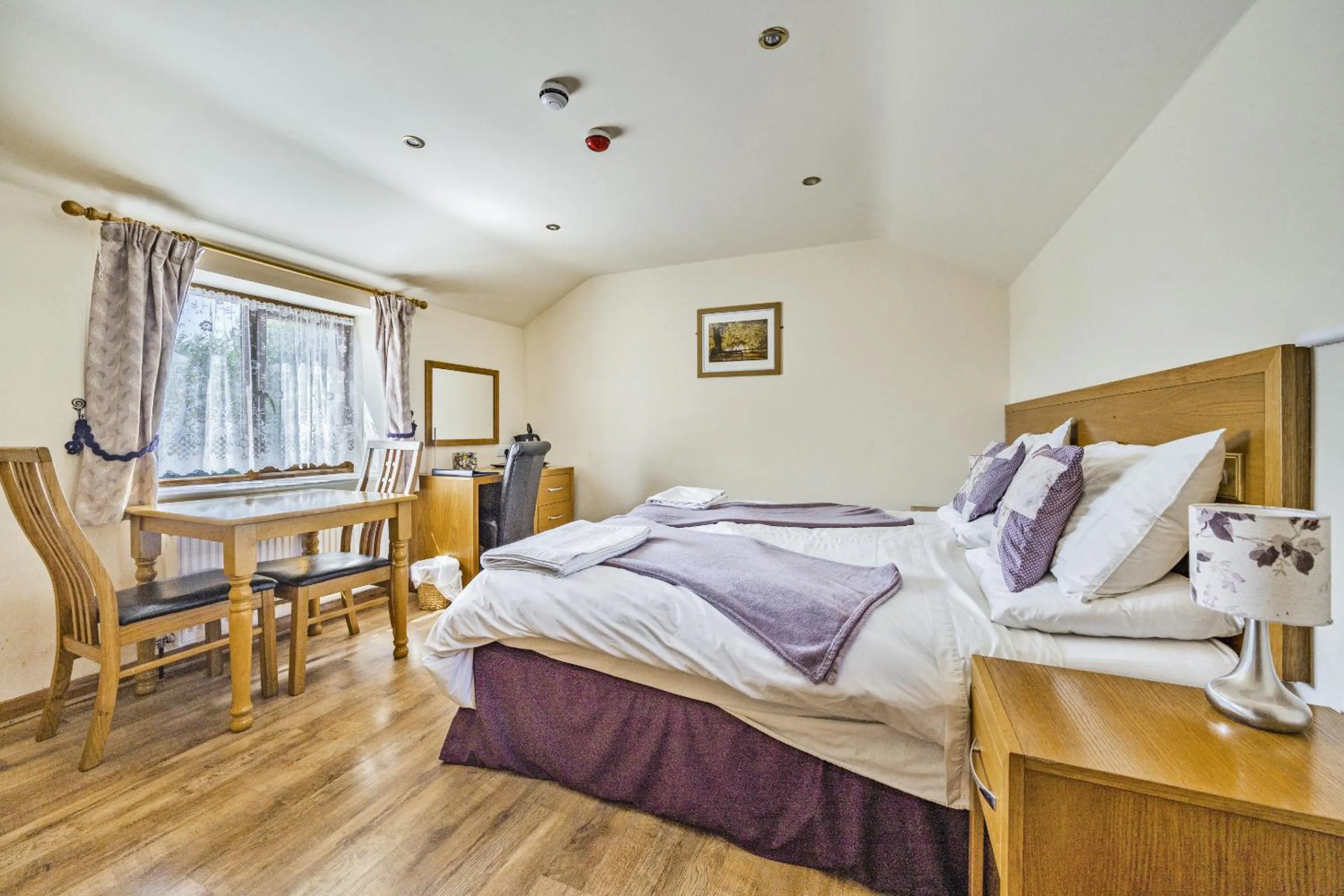 Bedroom, Bed in The Golden Fleece