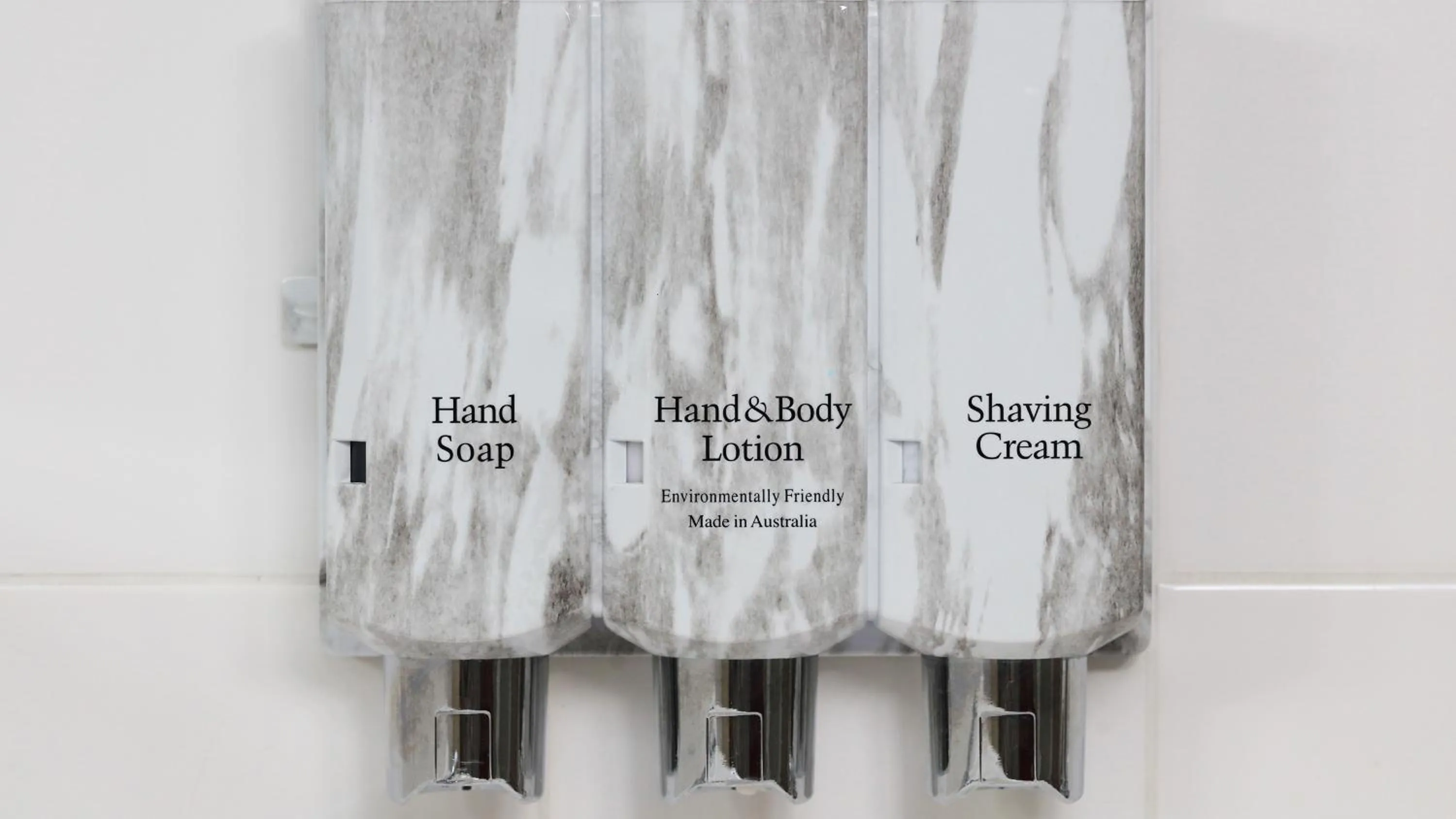 Bathroom in Sapphire City Motor Inn