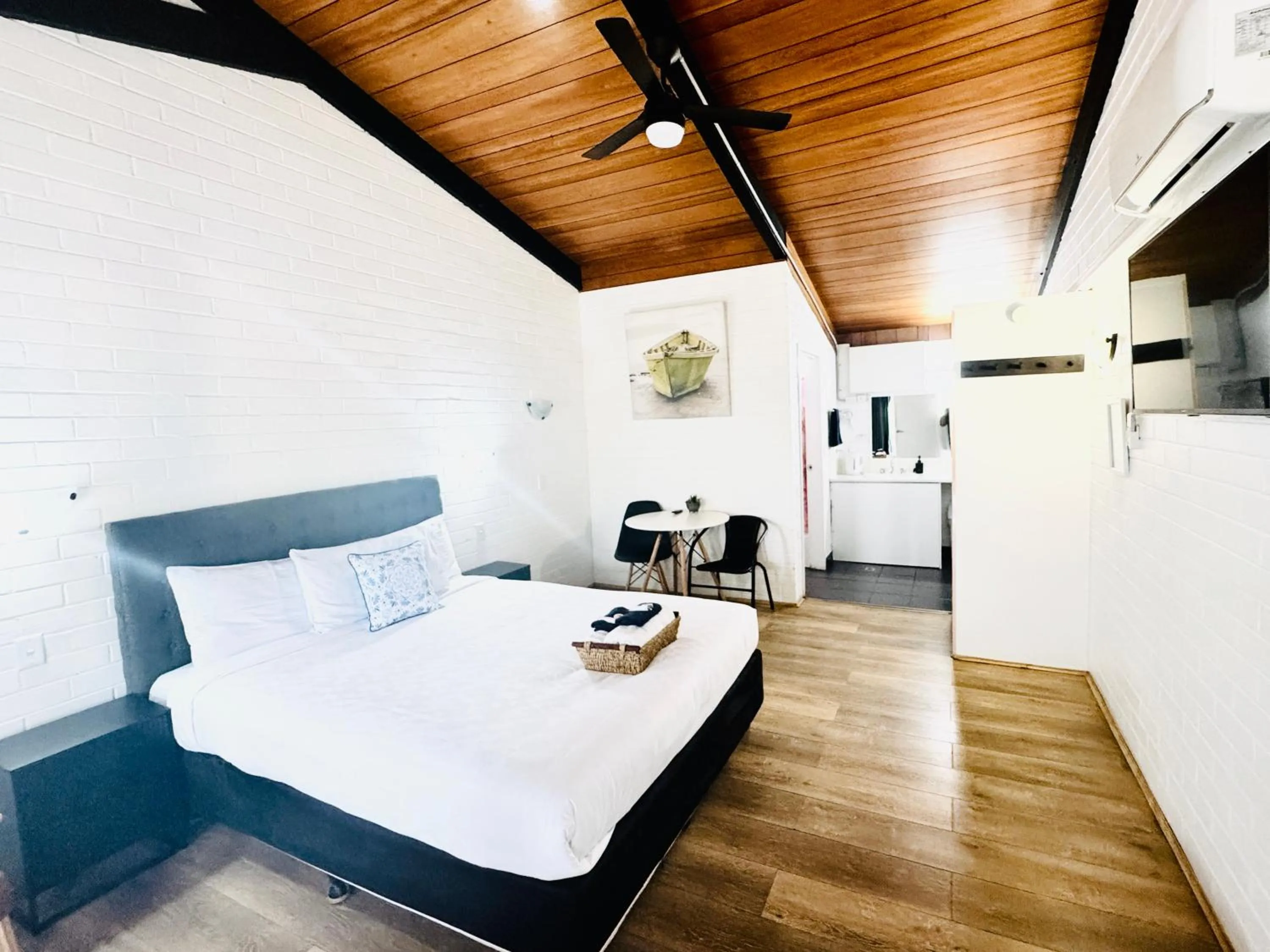 Bedroom, Bed in Jetty Motel The Entrance