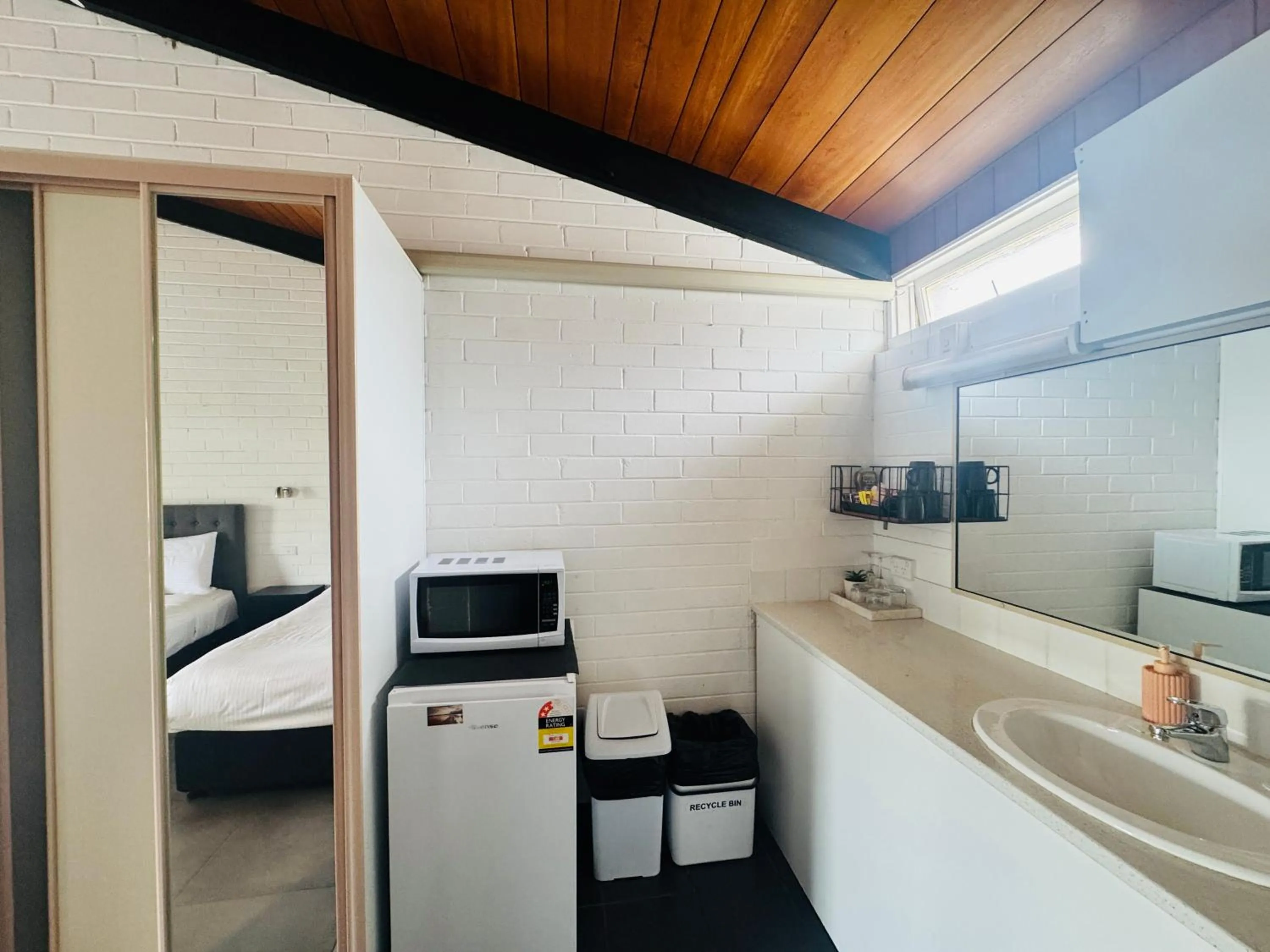 Kitchen or kitchenette in Jetty Motel The Entrance