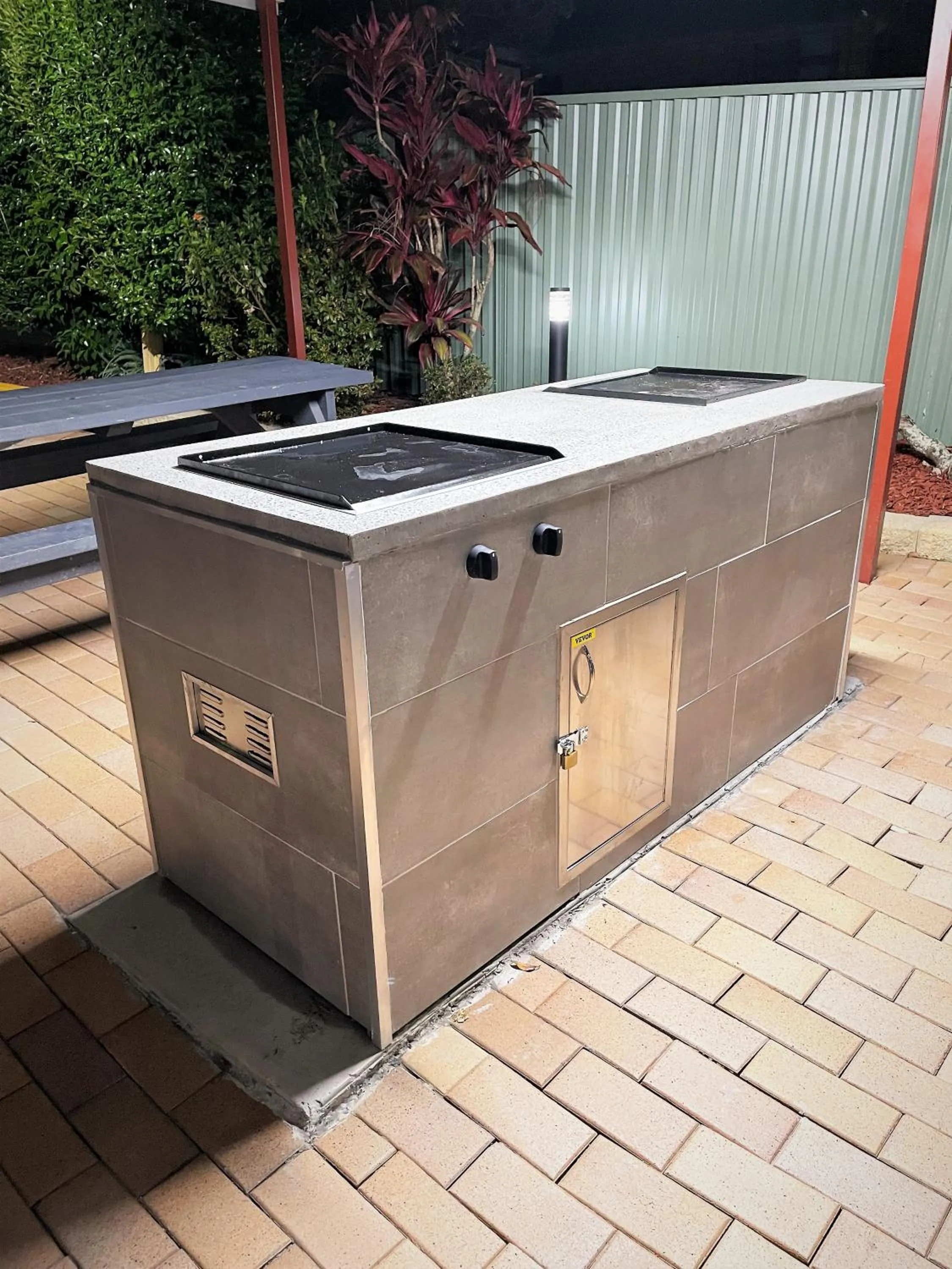 BBQ facilities in Jetty Motel The Entrance