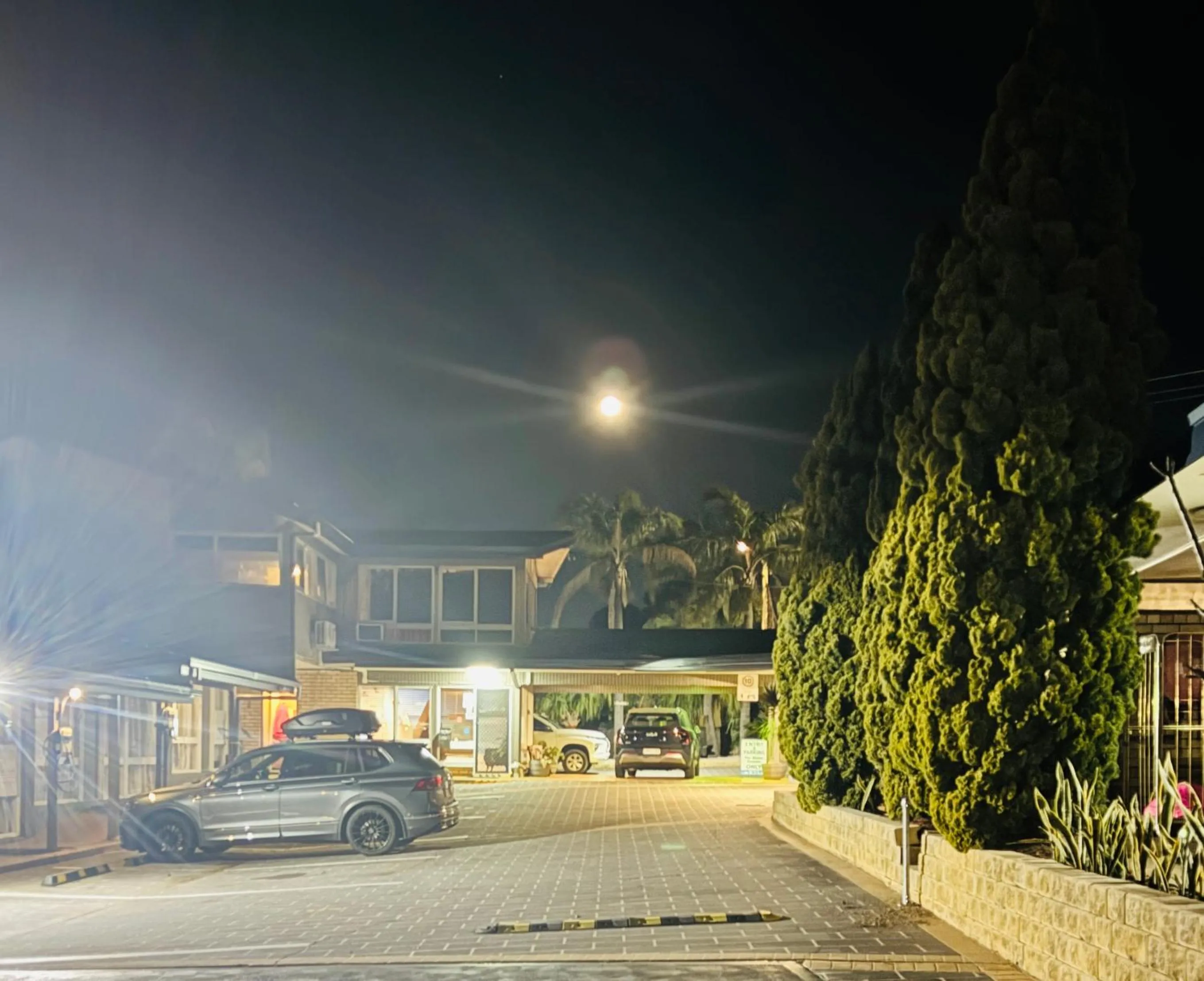 Parking in Jetty Motel The Entrance