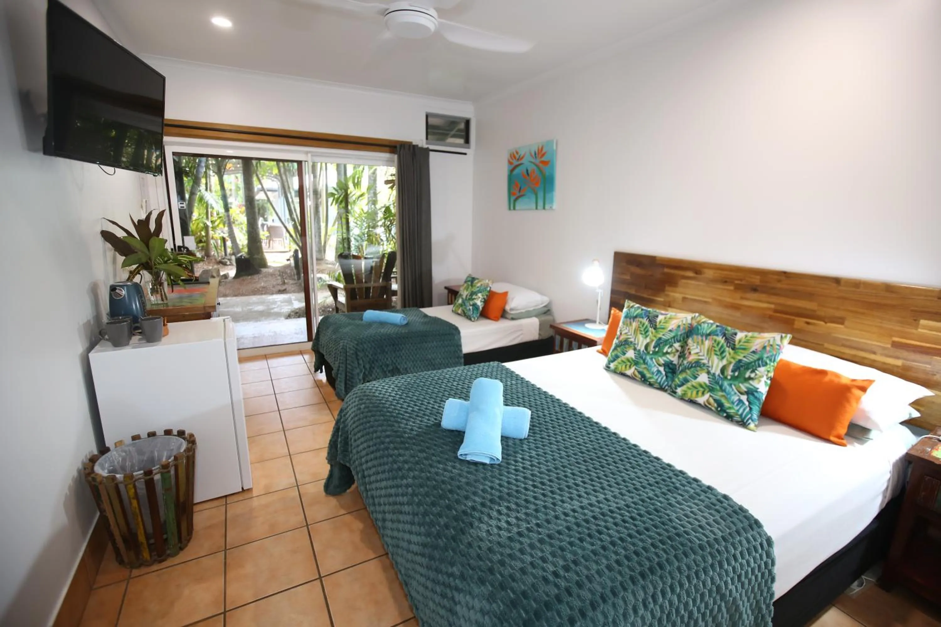 Bed in Rainforest Motel