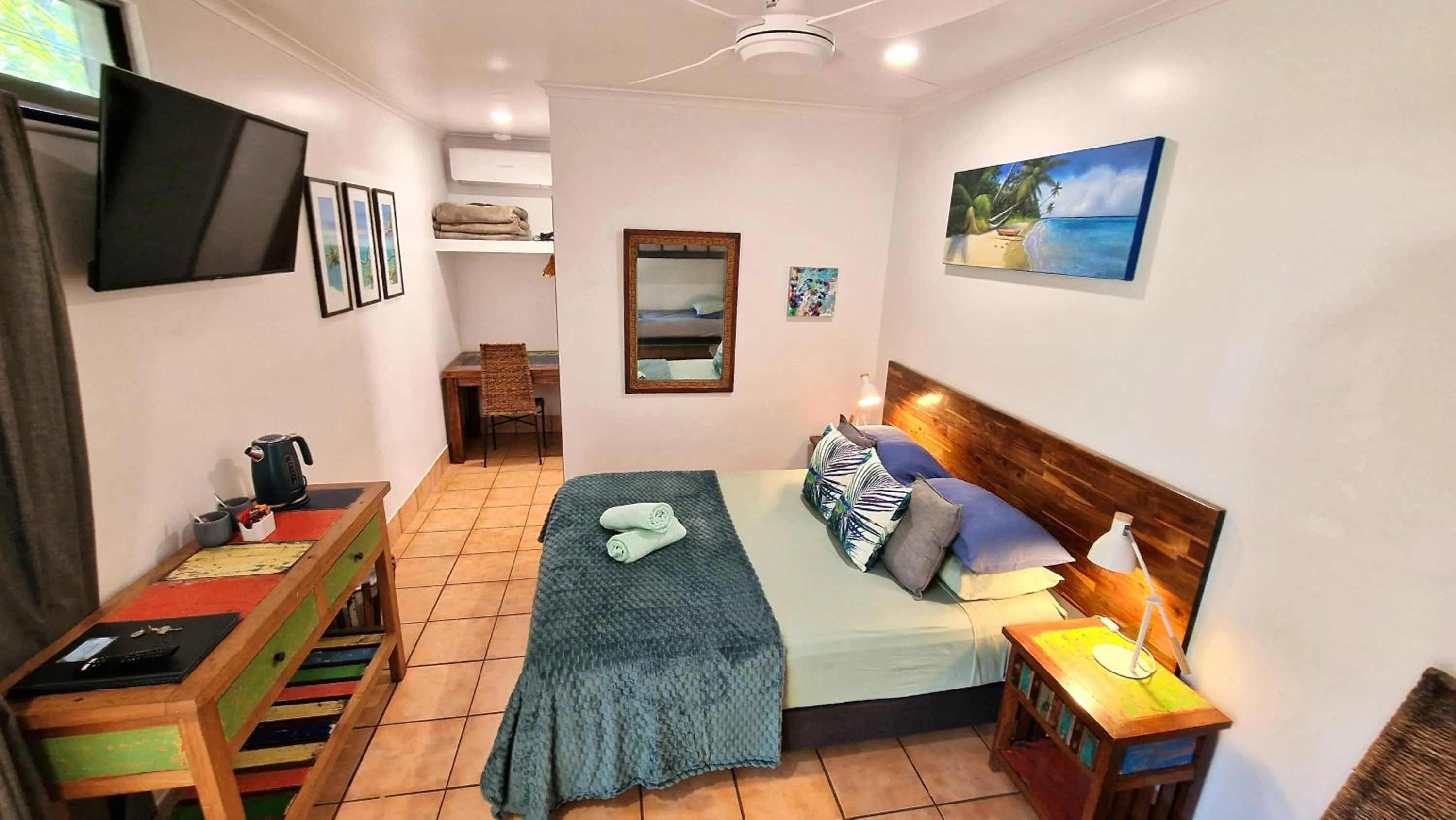 Bed in Rainforest Motel