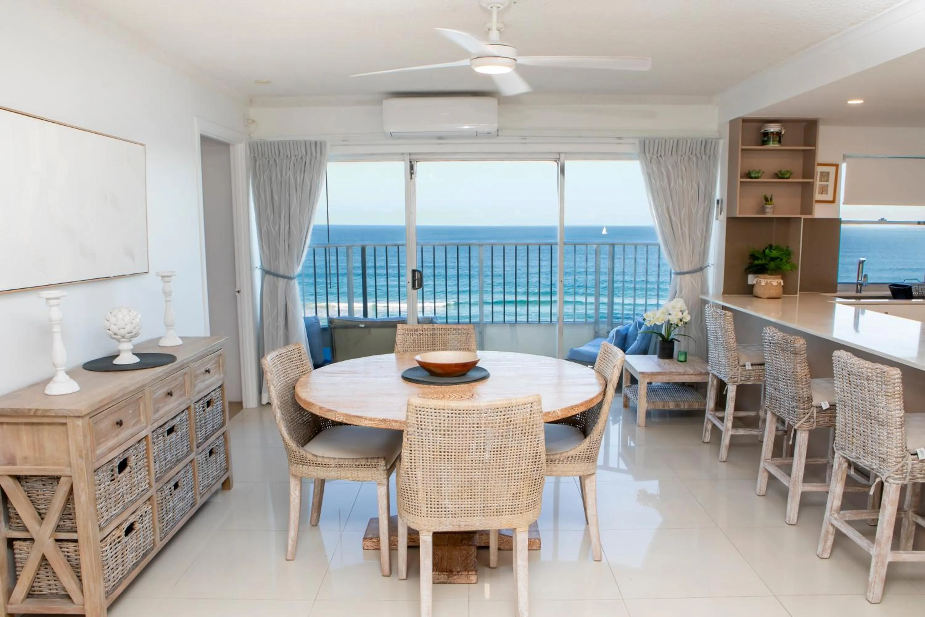 Pacific Plaza Apartments