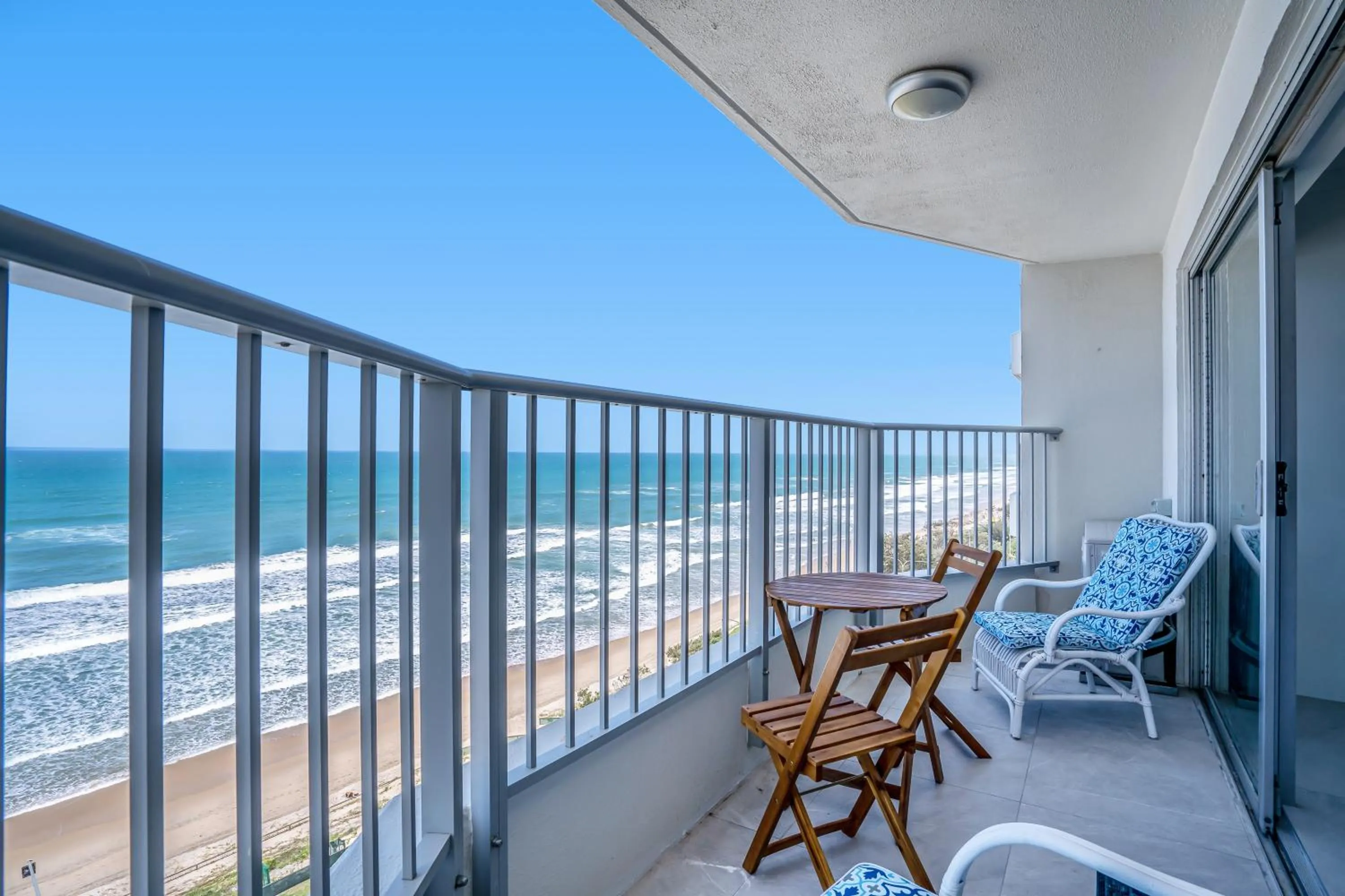 Sea view in Pacific Plaza Apartments