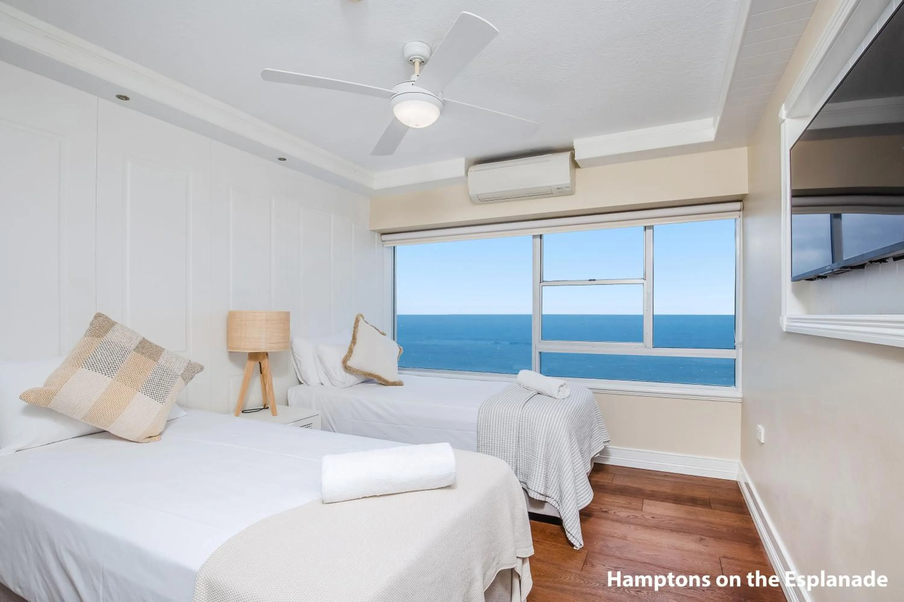 Bed in Pacific Plaza Apartments