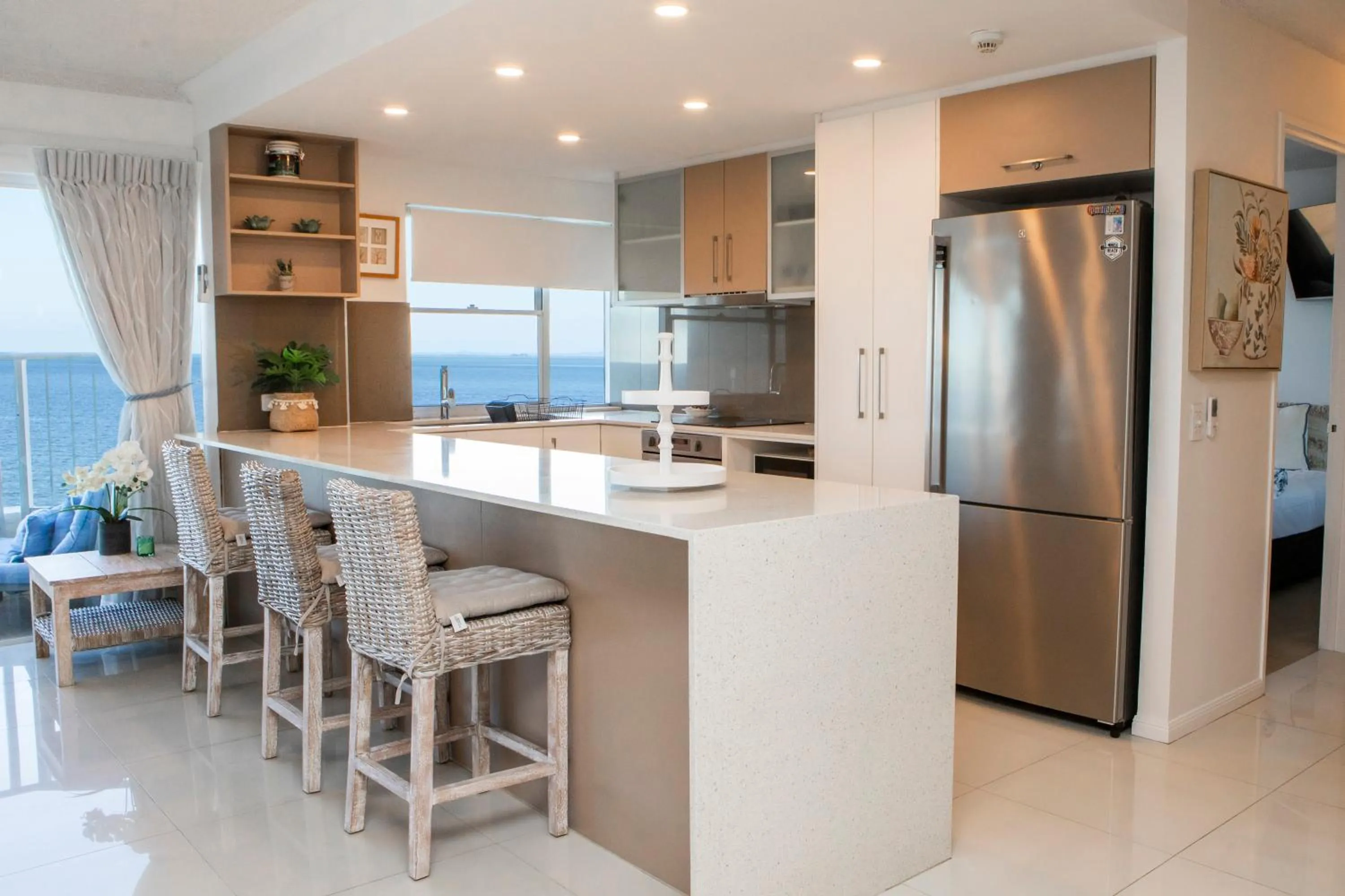 Pacific Plaza Apartments