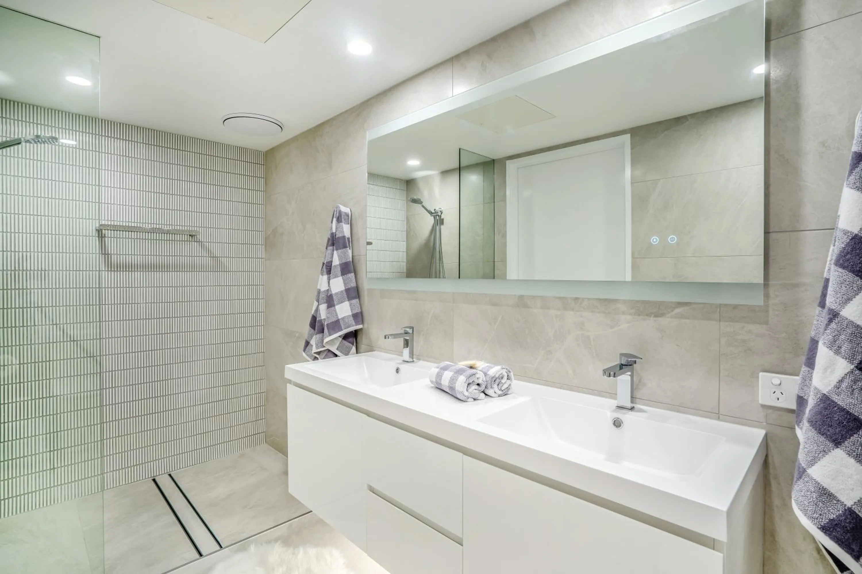 Bathroom in Pacific Plaza Apartments