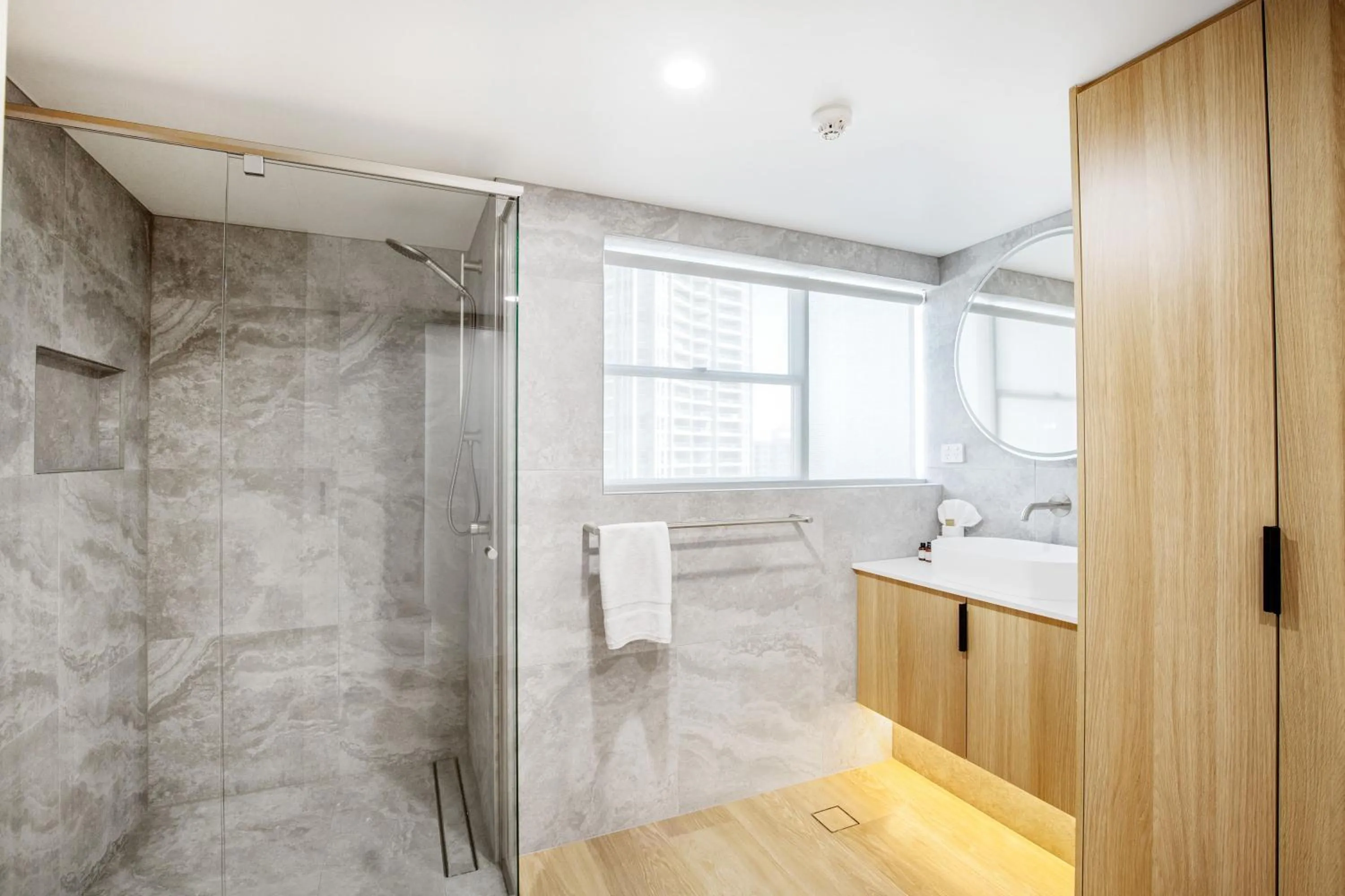 Pacific Plaza Apartments