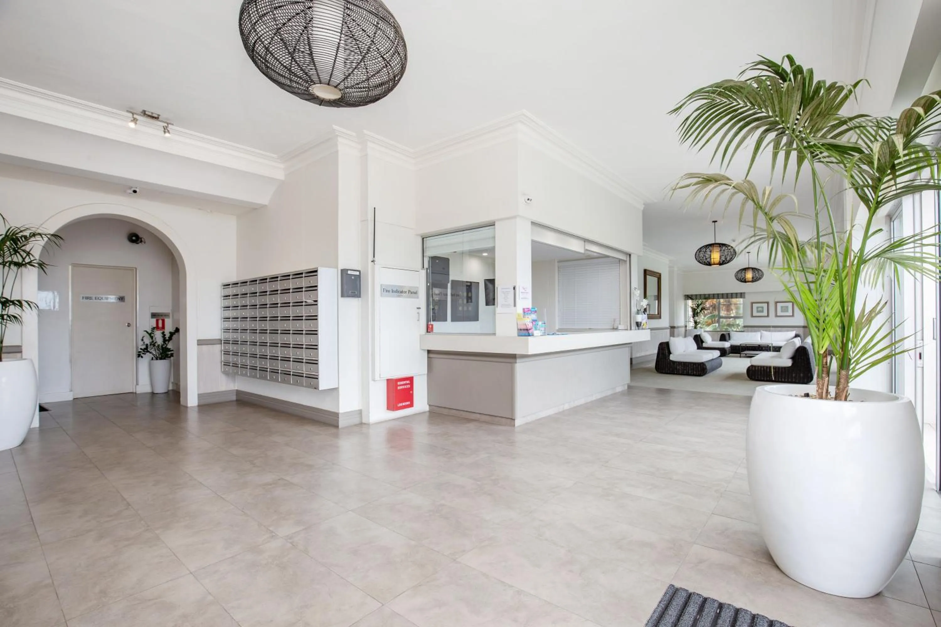 Lobby or reception in Pacific Plaza Apartments