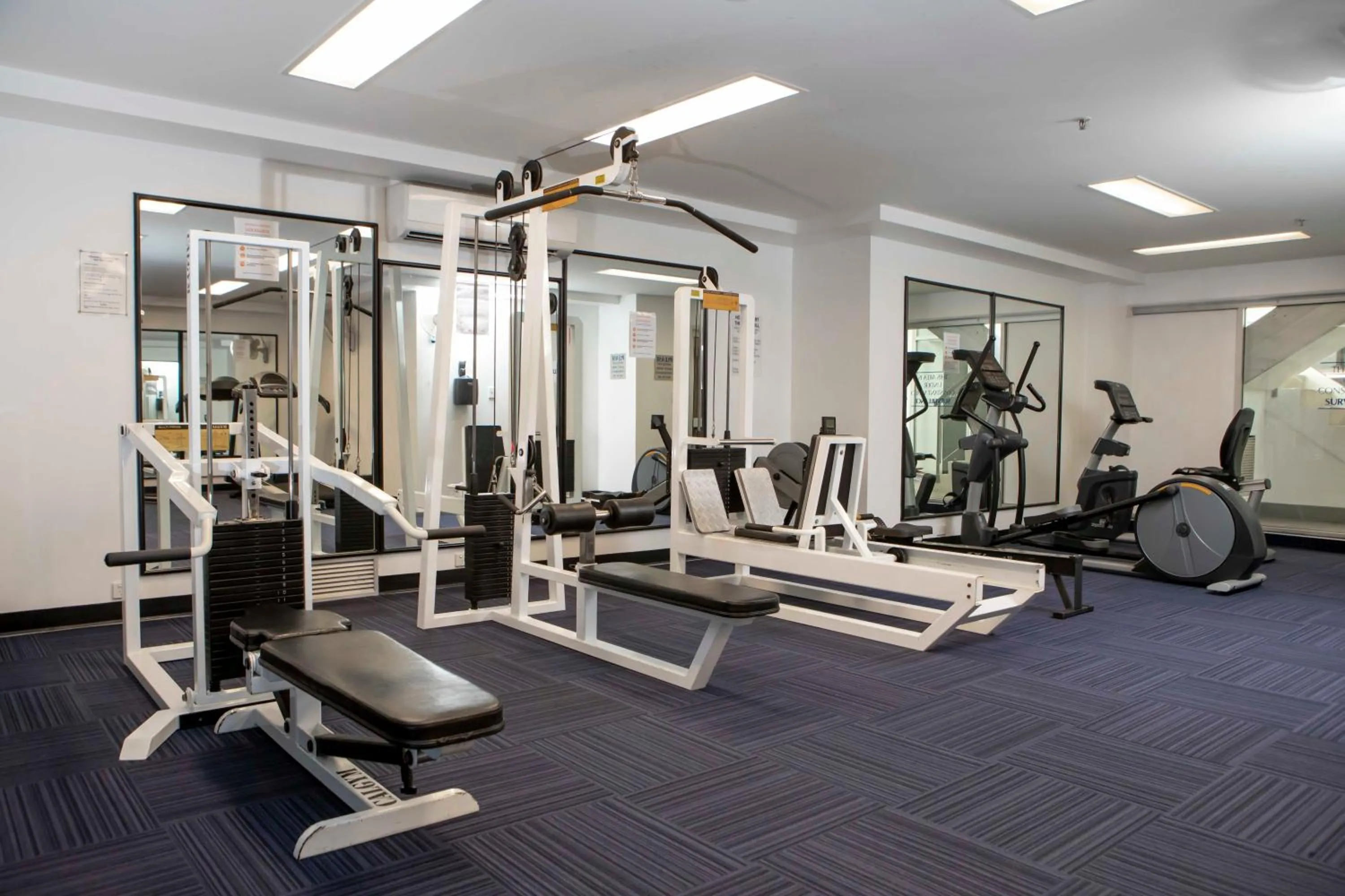 Fitness centre/facilities in Pacific Plaza Apartments