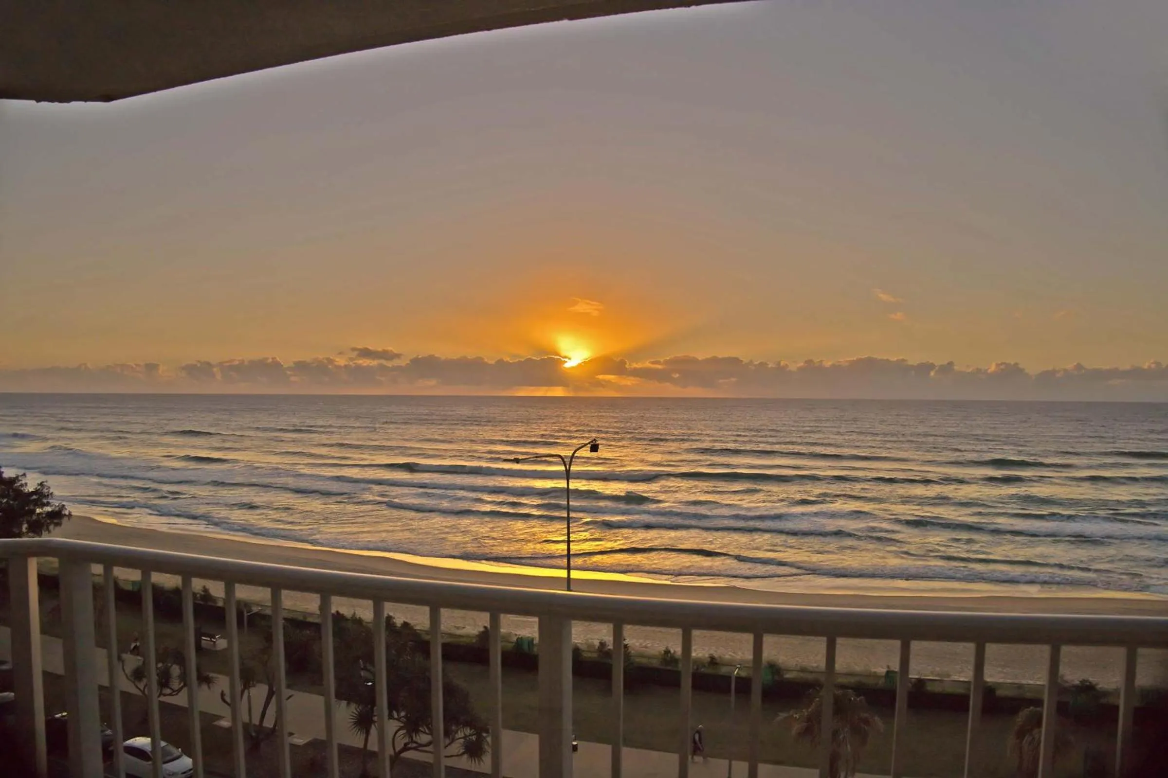 Pacific Plaza Apartments